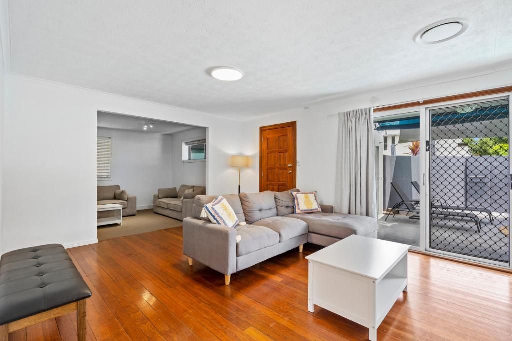 151 Racecourse Drive — photo 3 of 14