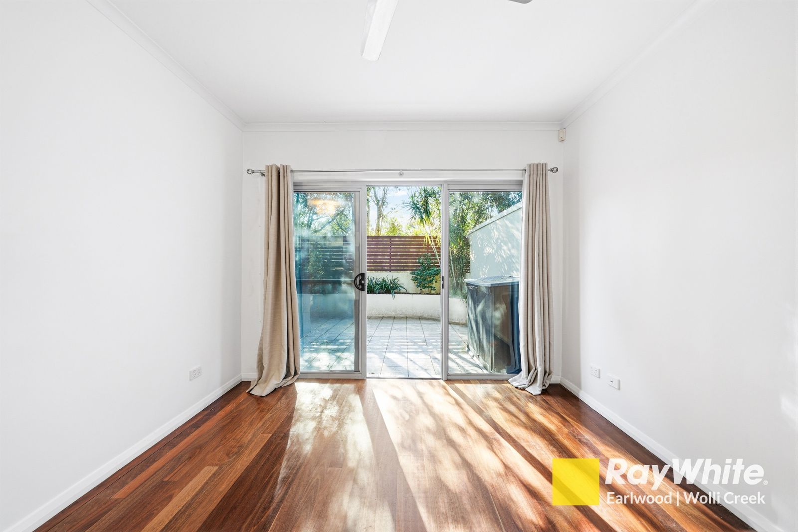 2/110-112 Slade Road — photo 7 of 14