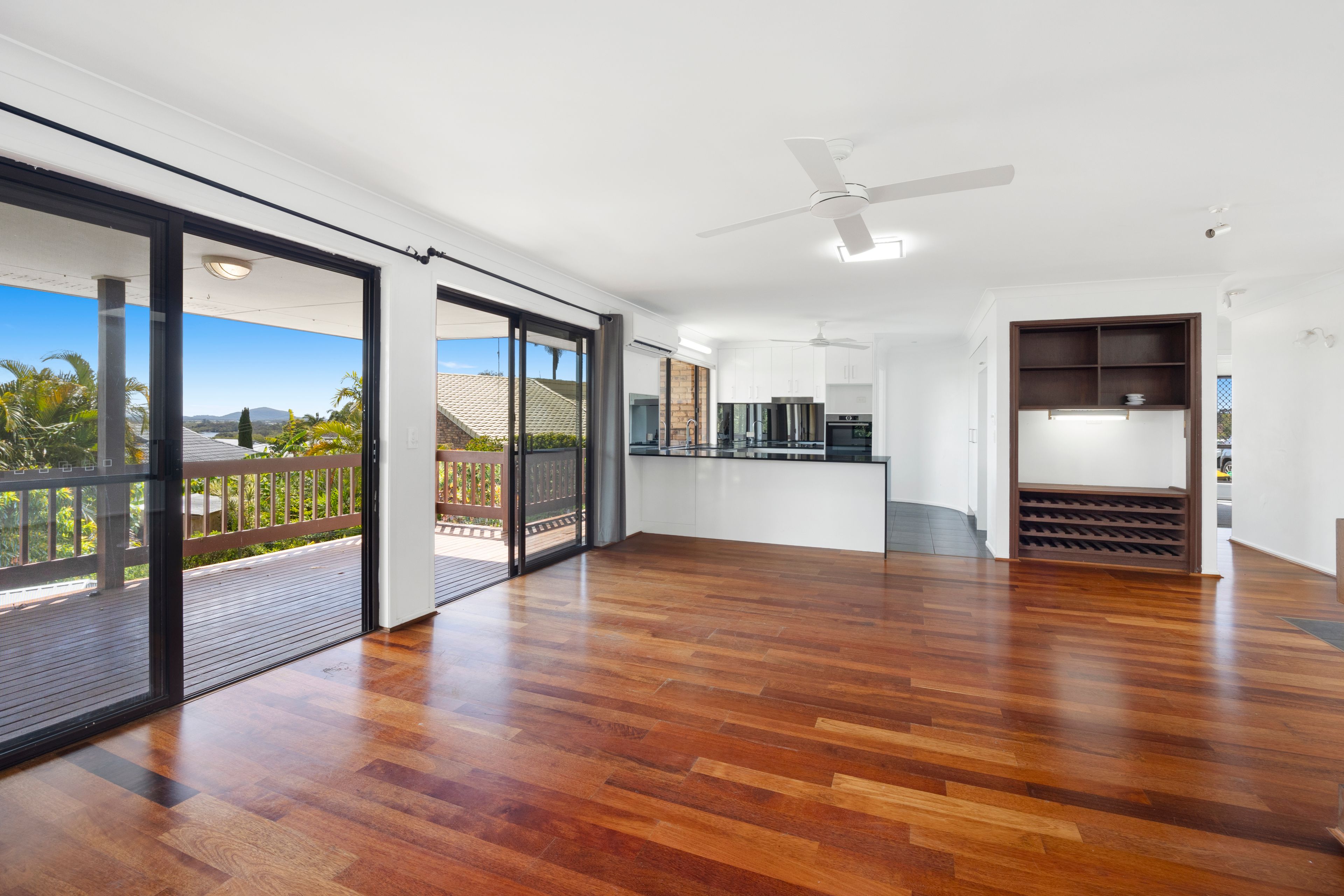 4 Apex Court, Kuluin, QLD 4558