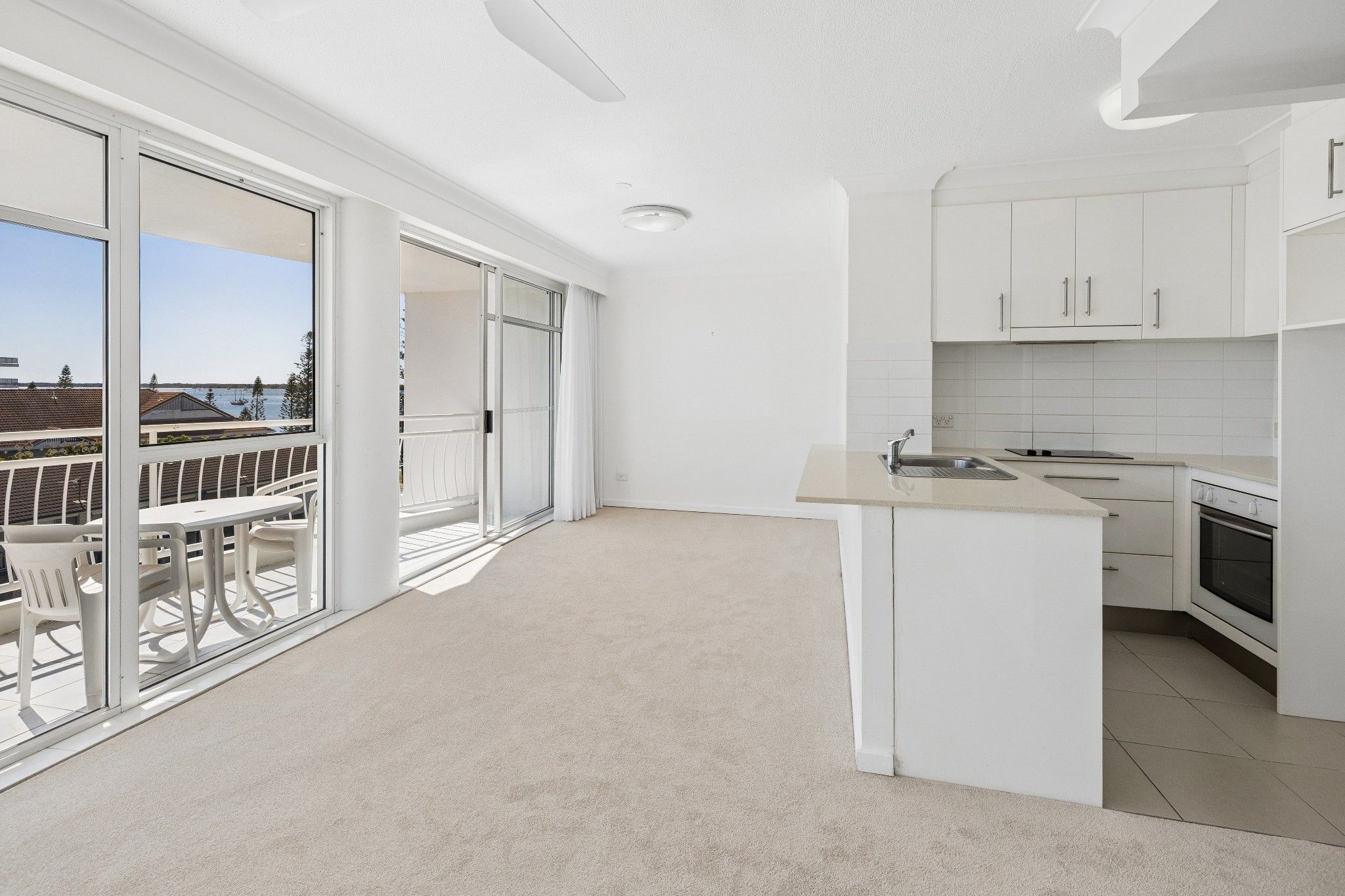 45/510 Marine Parade — photo 6 of 23