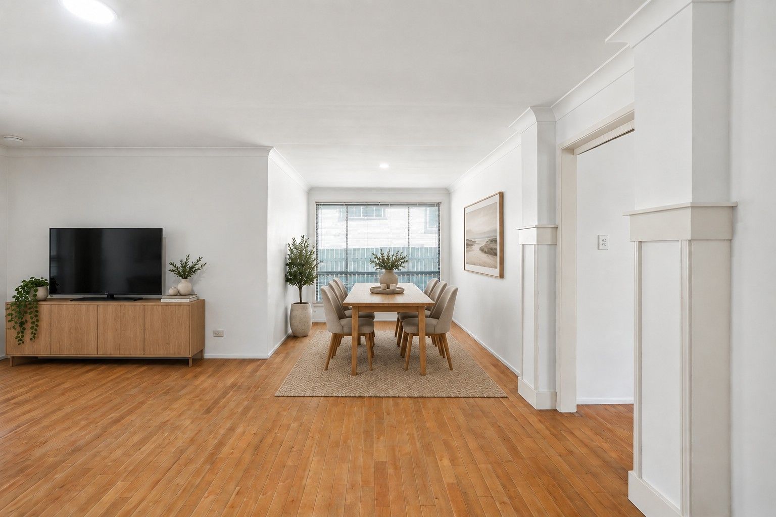 25 Cordeaux Road — photo 3 of 11
