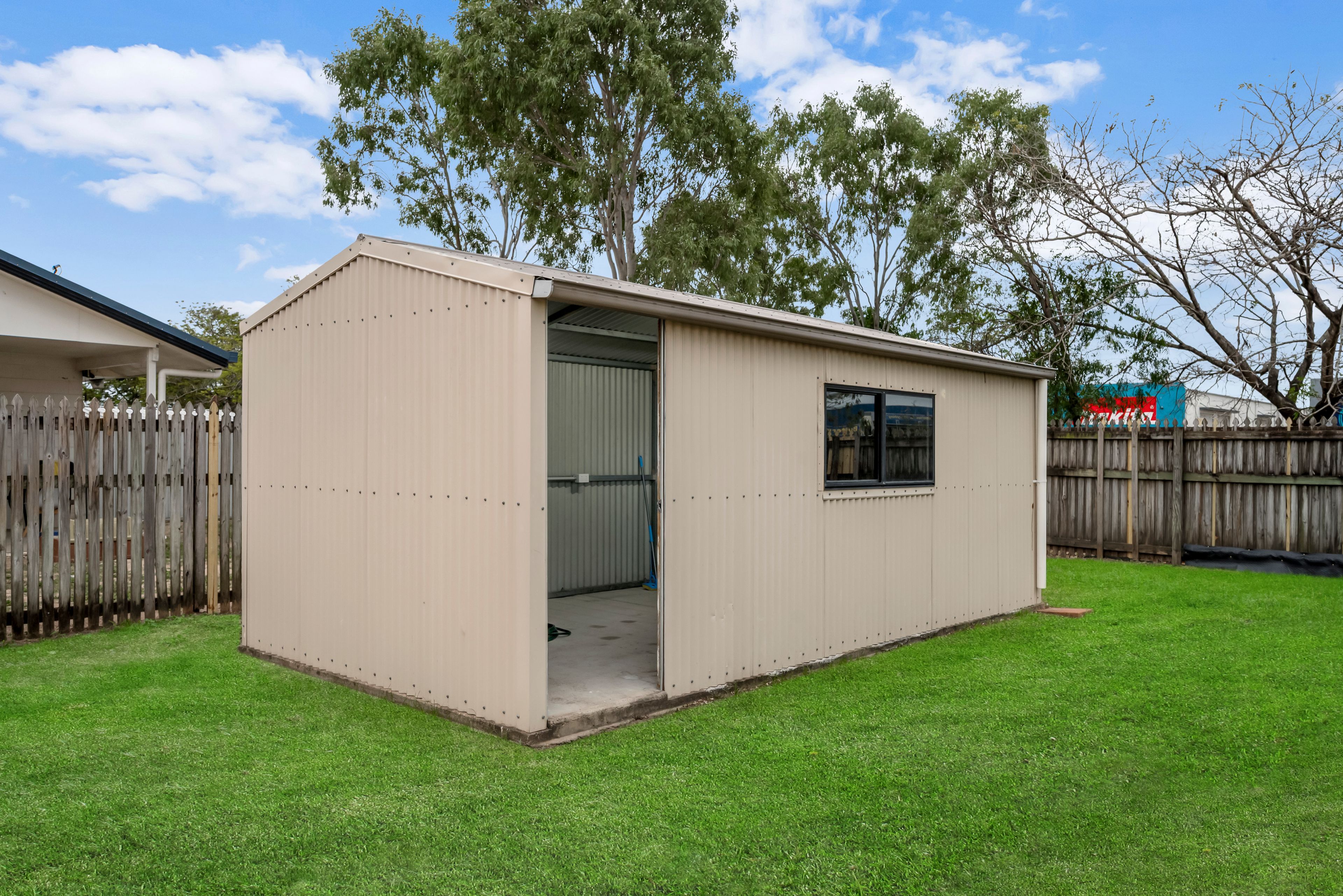 27 Saxby Crescent, Mount Louisa, QLD 4814