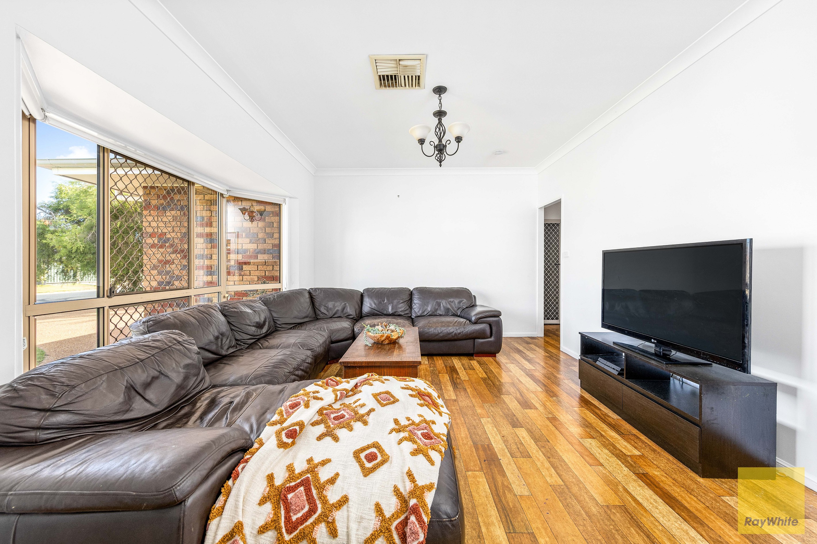 5 Kookaburra Court, Emerald, QLD 4720