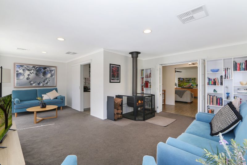 6 Evans Court — photo 5 of 18
