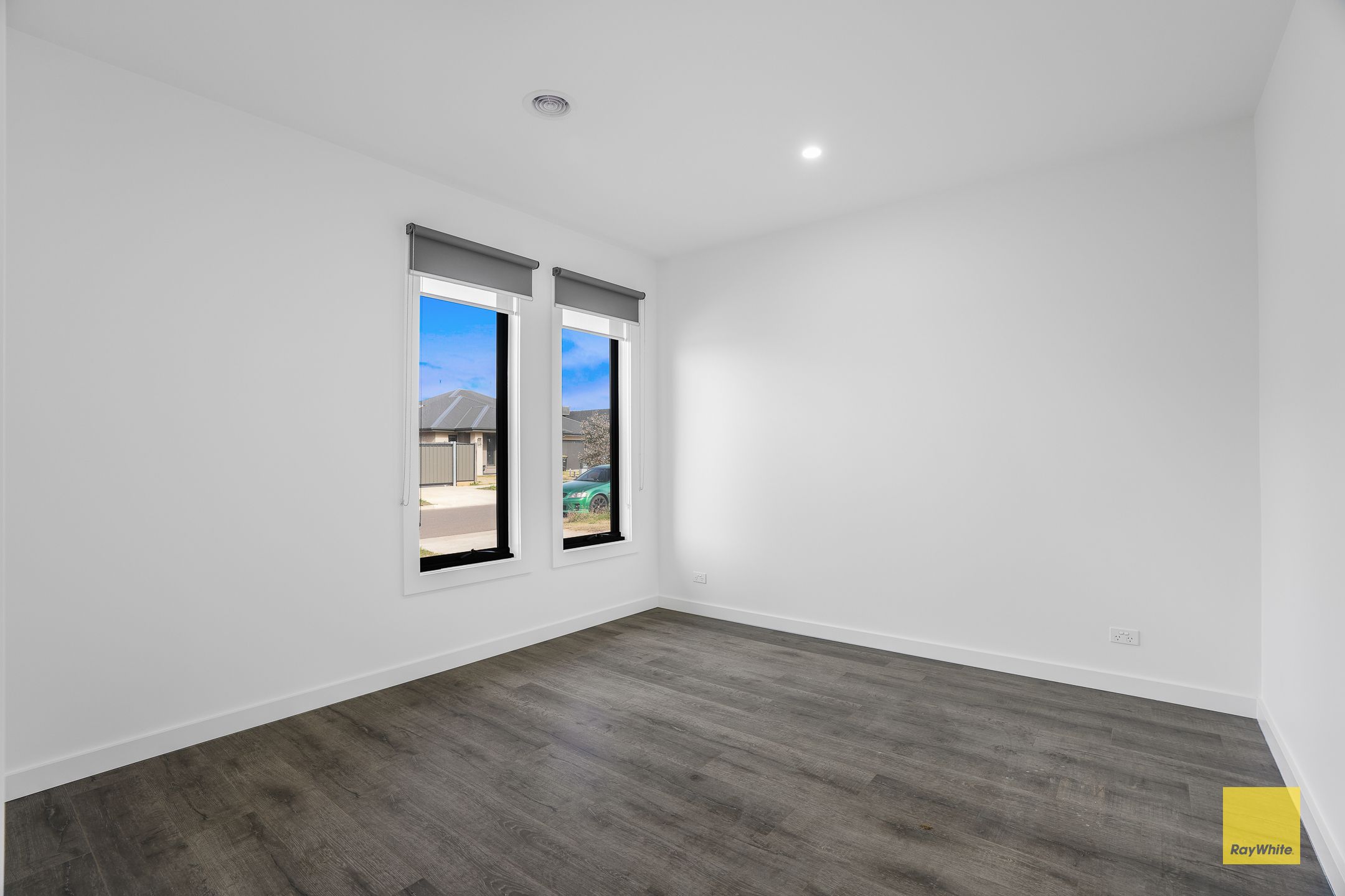 17 Horsley Street, THORNHILL PARK, VIC 3335