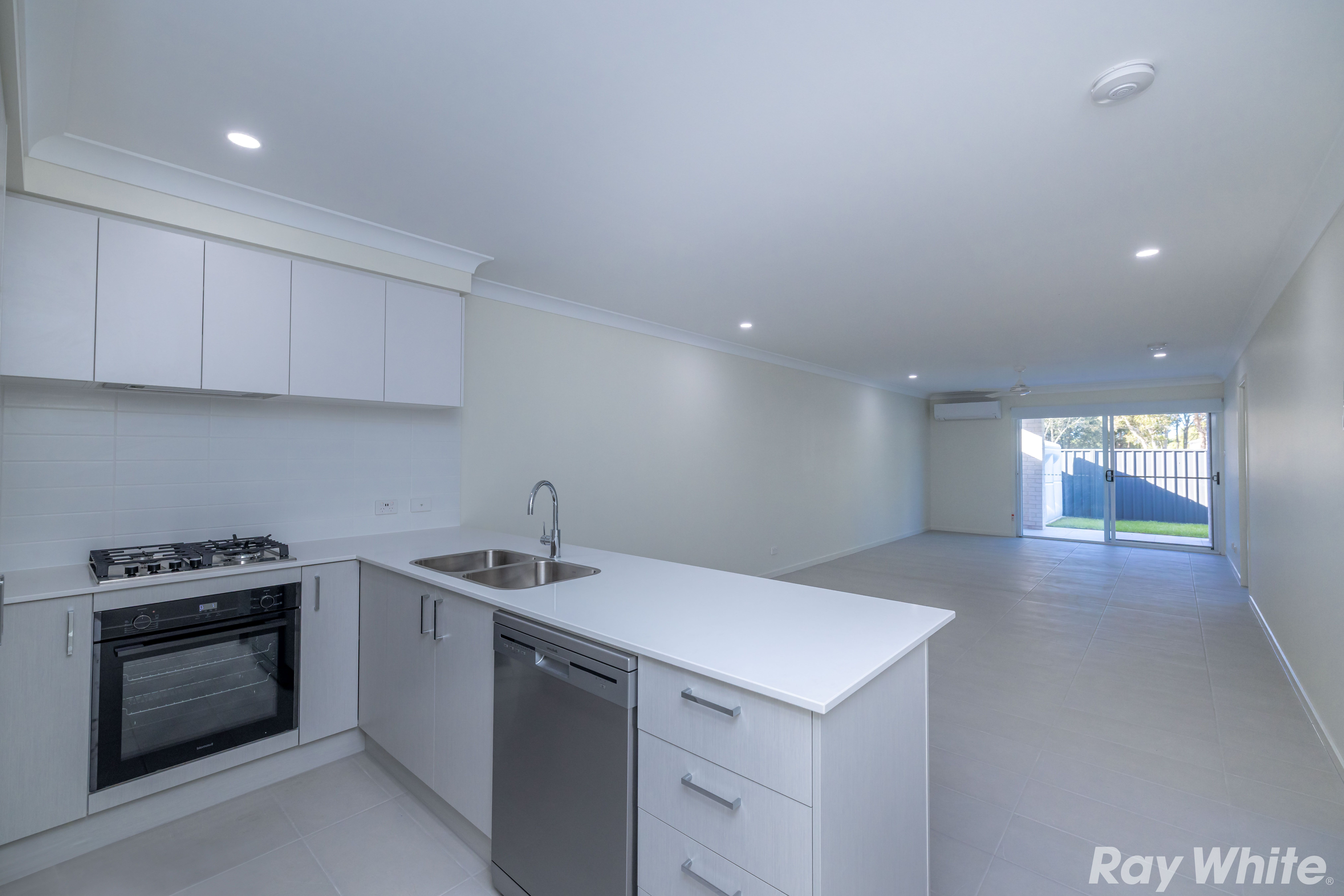 1/46 Iluka Boulevard — photo 7 of 14