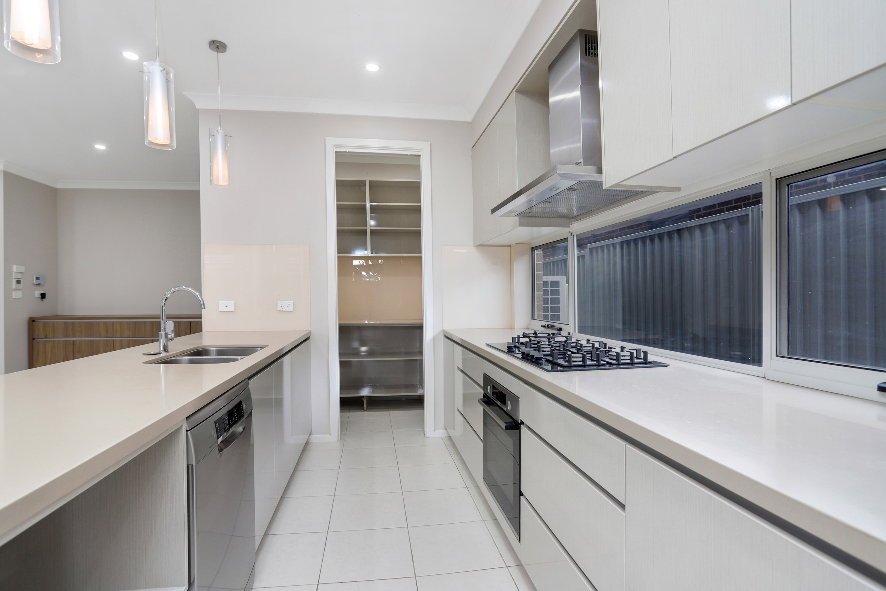 4 Commander Street, JORDAN SPRINGS, NSW 2747