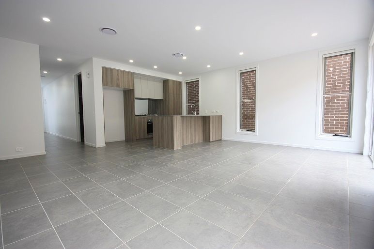 24 Mirbelia Street, DENHAM COURT, NSW 2565