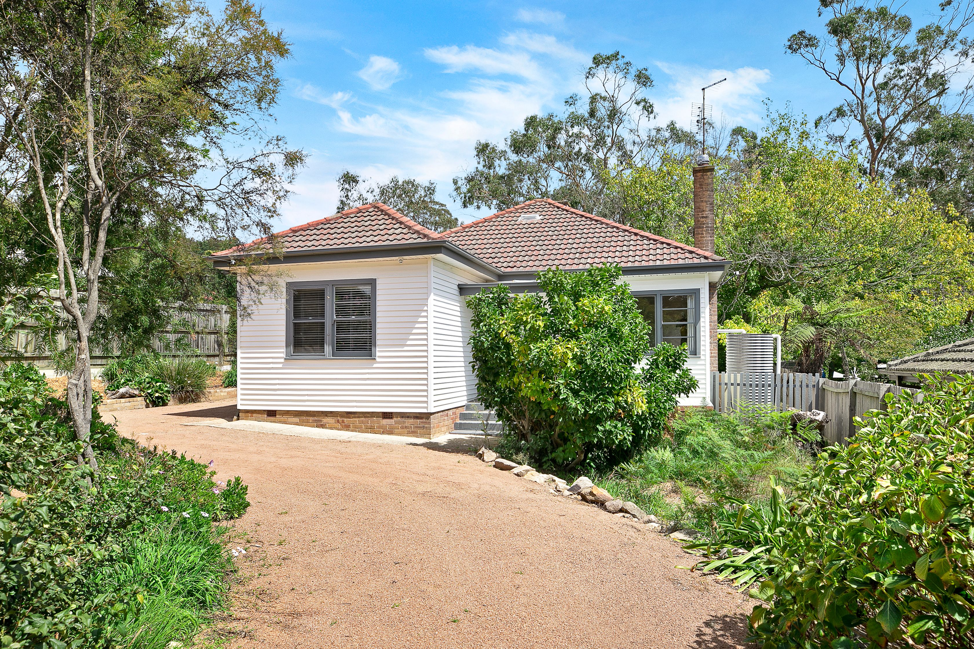 27 Oxley Drive, Mittagong NSW 2575
