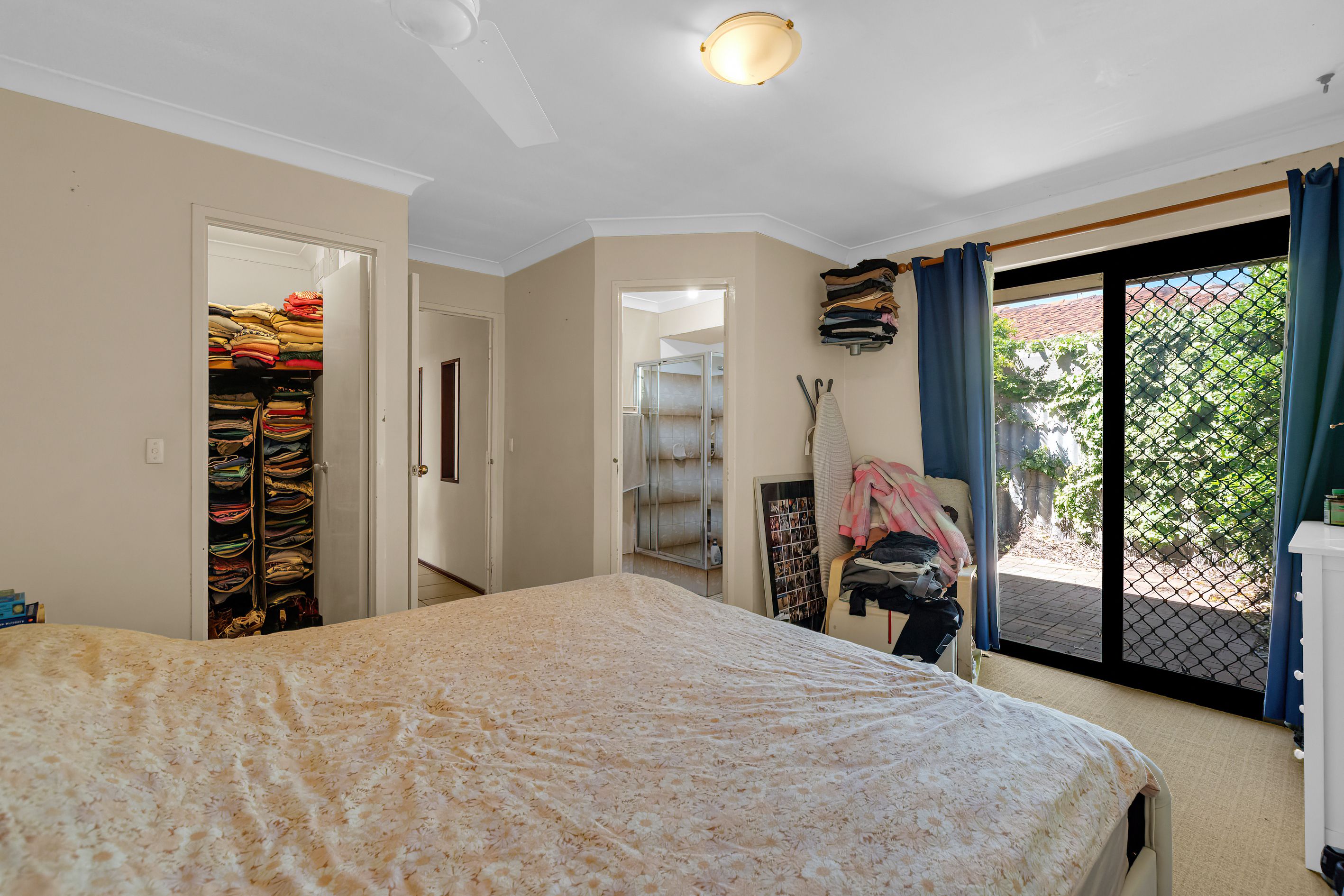 24 Cambridge Crescent — photo 12 of 27