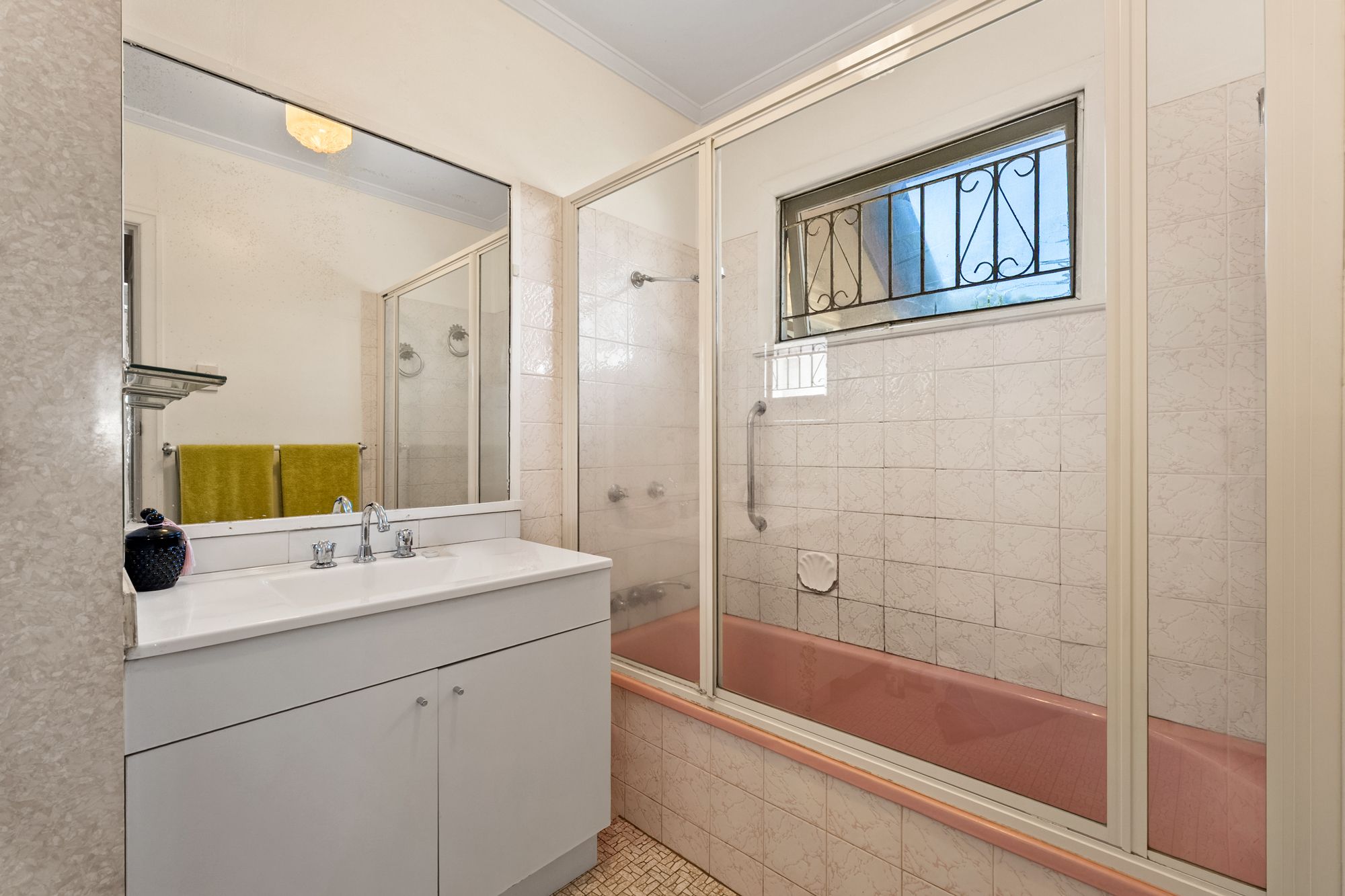 27 Deborah Street — photo 11 of 17