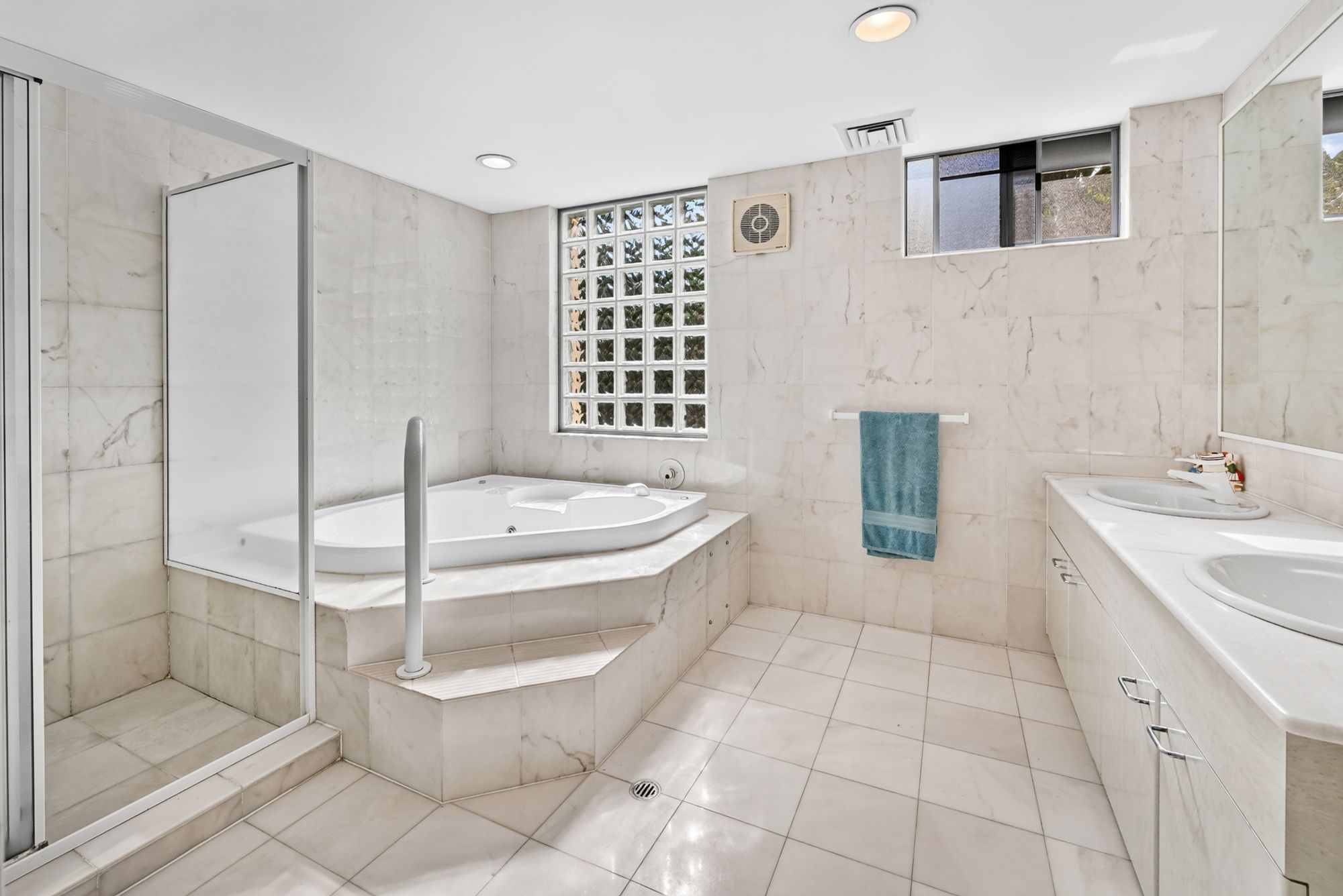 7000 Riverview Crescent — photo 14 of 18