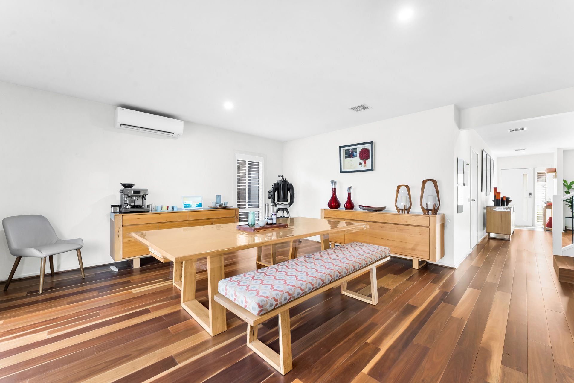 10 Flora Lane — photo 6 of 19