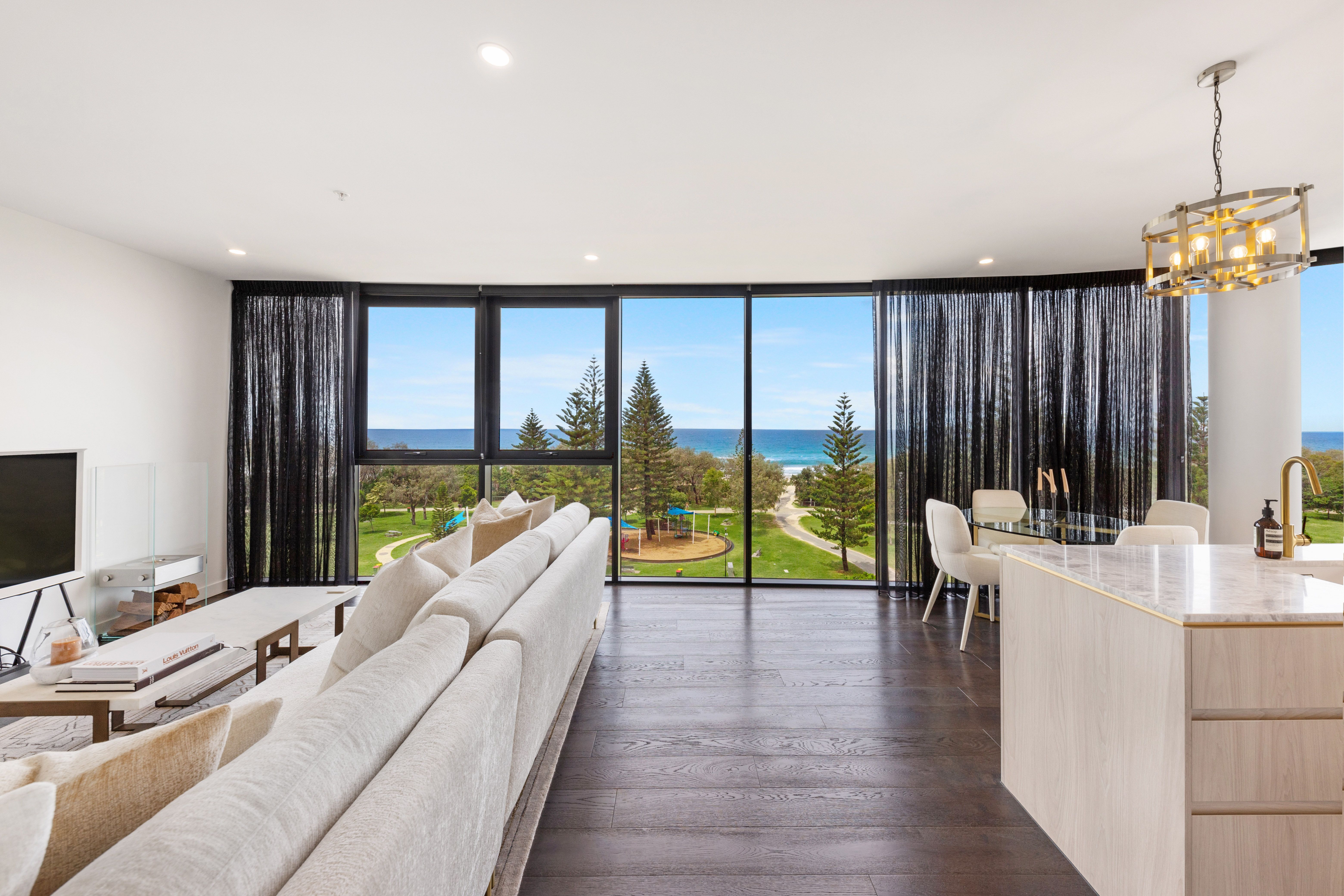 502/185 Old Burleigh Road, Broadbeach, QLD 4218