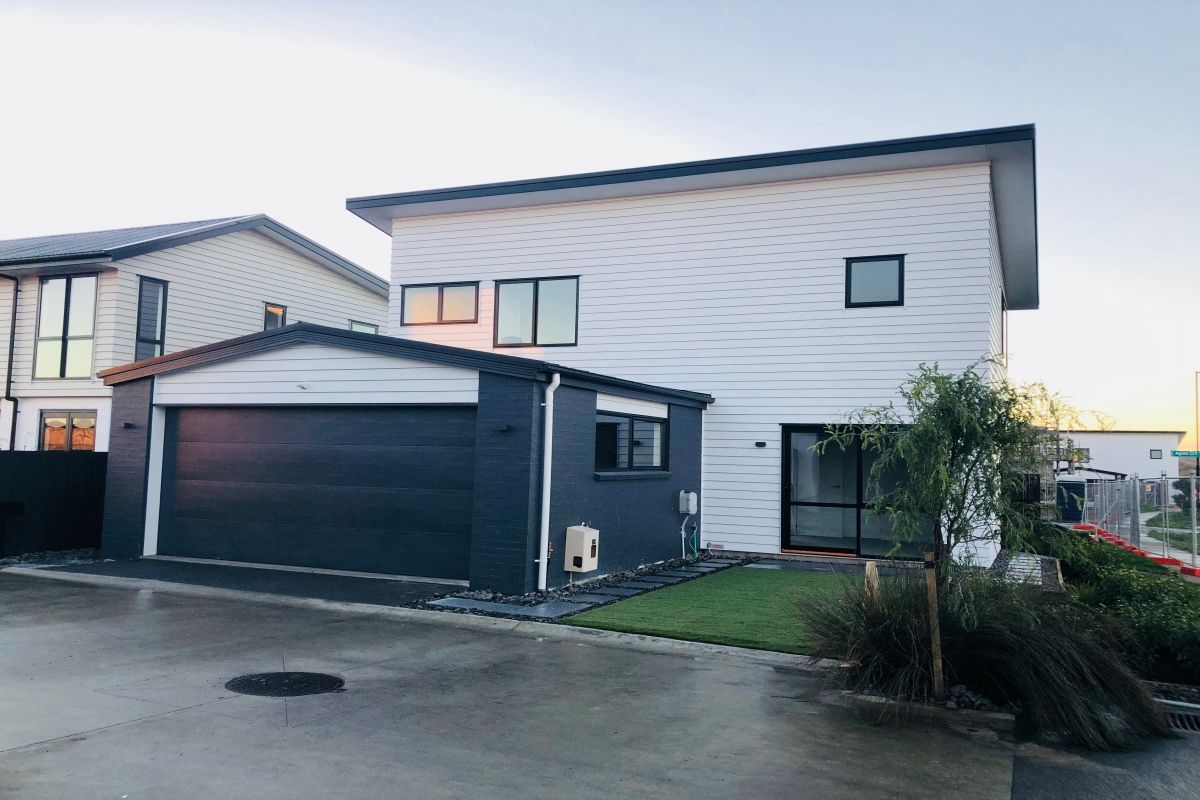 2 Henry Lloyd Place, Silverdale, Auckland