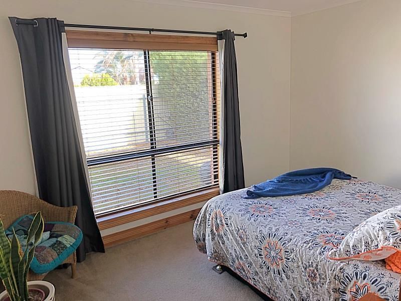 121A Christian Road, Murray Bridge, SA 5253 House for Rent Ray