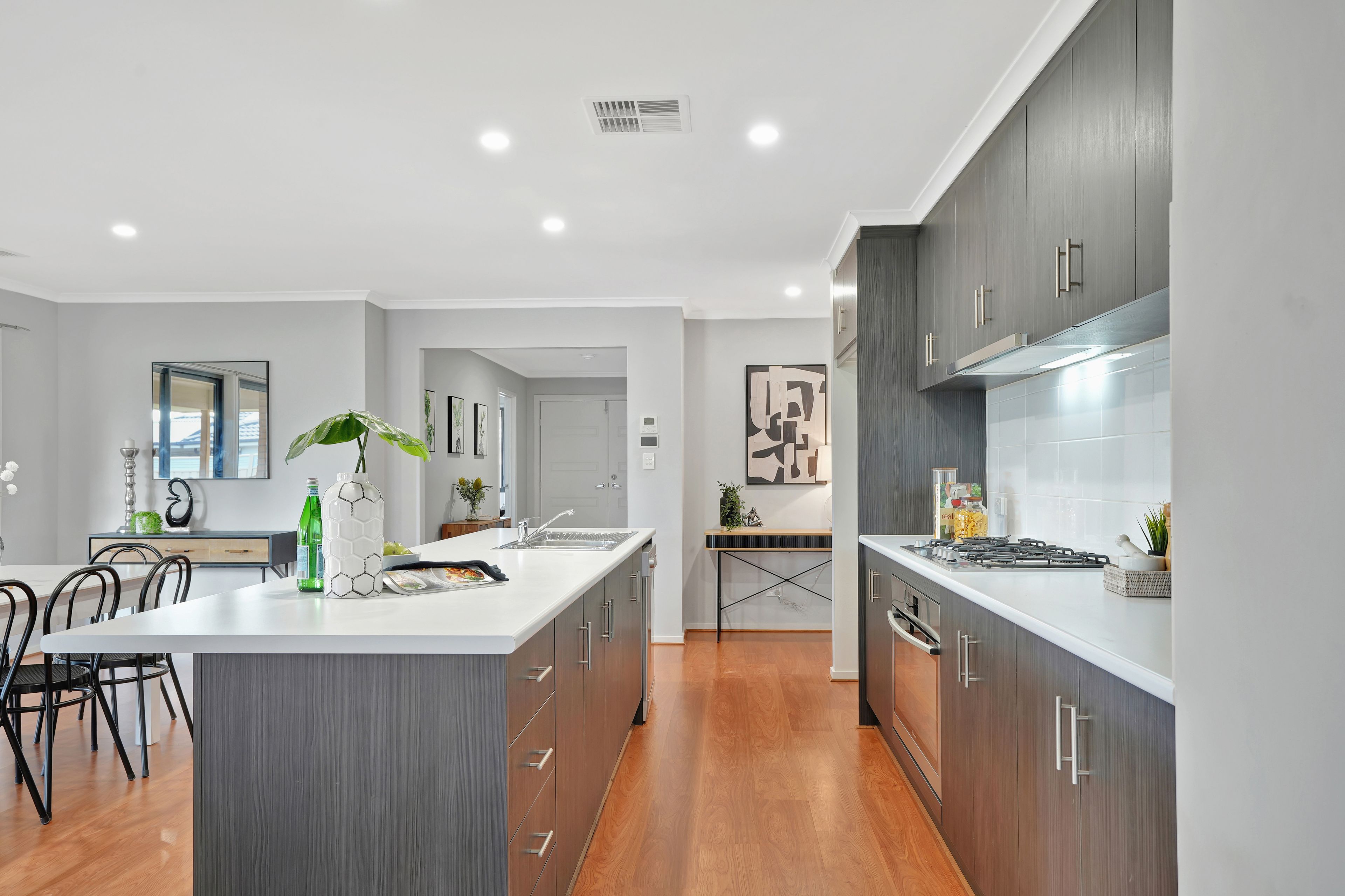 7 Evita Avenue — photo 9 of 26