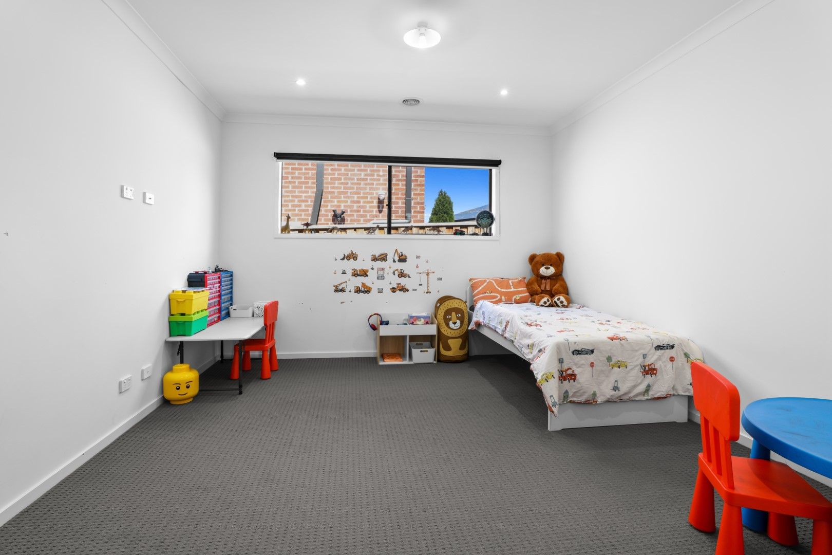 8 Ada Court — photo 11 of 14