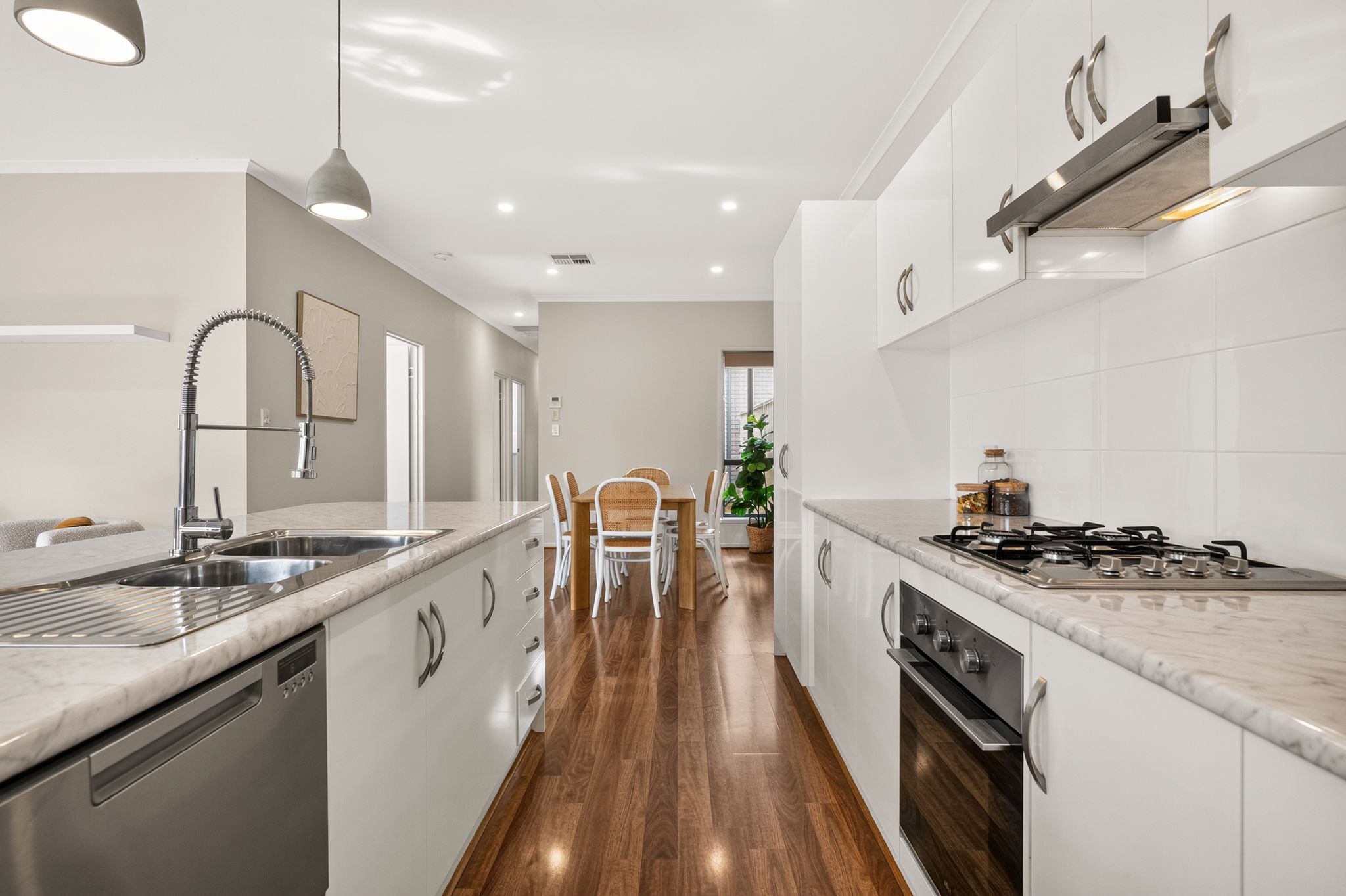 20 Swinburne Avenue — photo 4 of 17