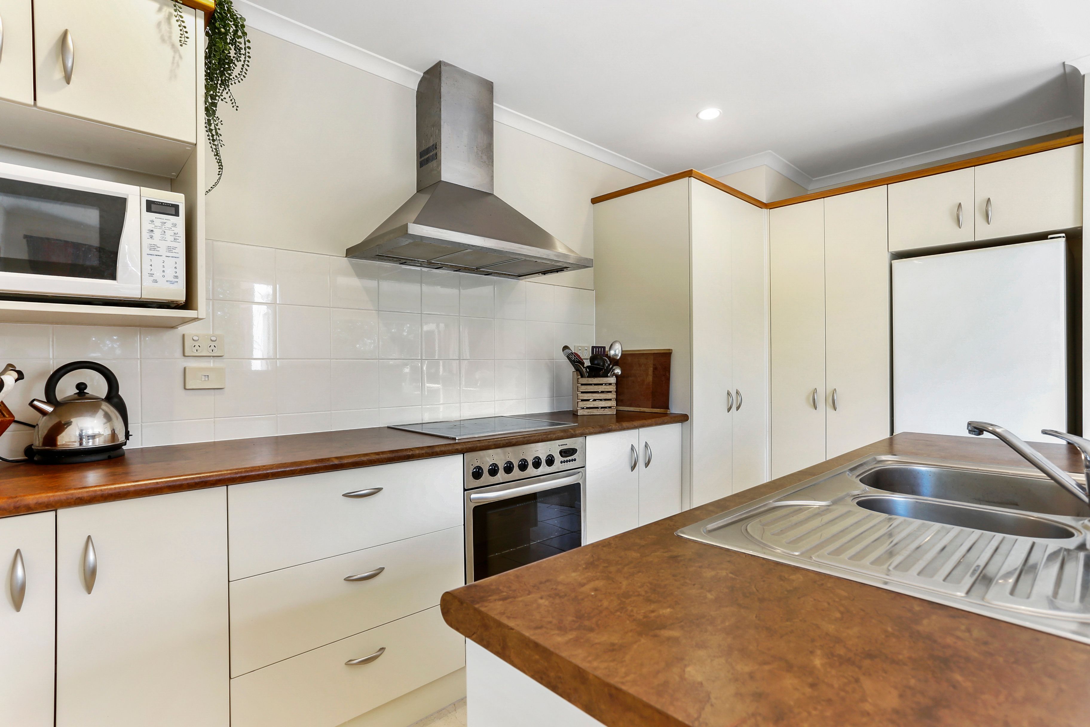 11 Aclare Place, Botany, Auckland