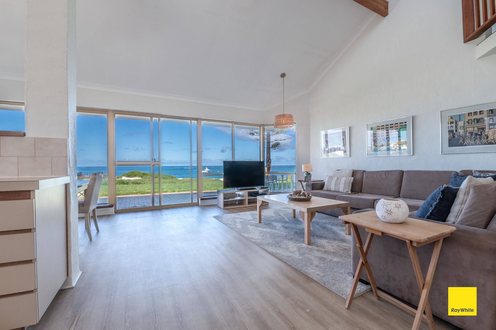 1/39 De Burgh Street, Ledge Point, WA 6043