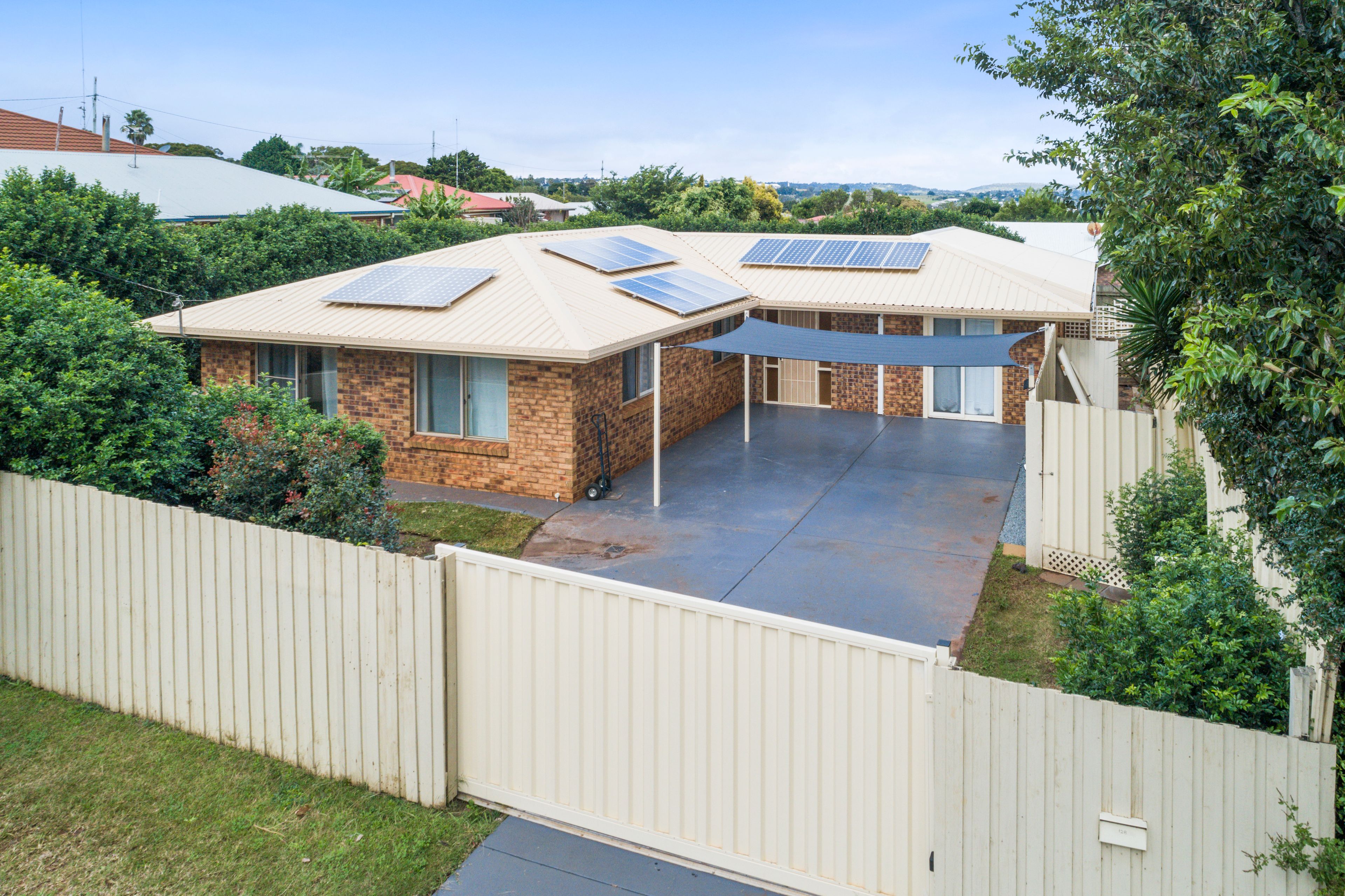 128 Hursley Road, Glenvale, QLD 4350 Sold House Ray White