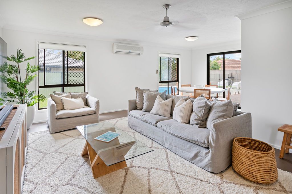 24 Coachwood Court, Burleigh Waters, QLD 4220