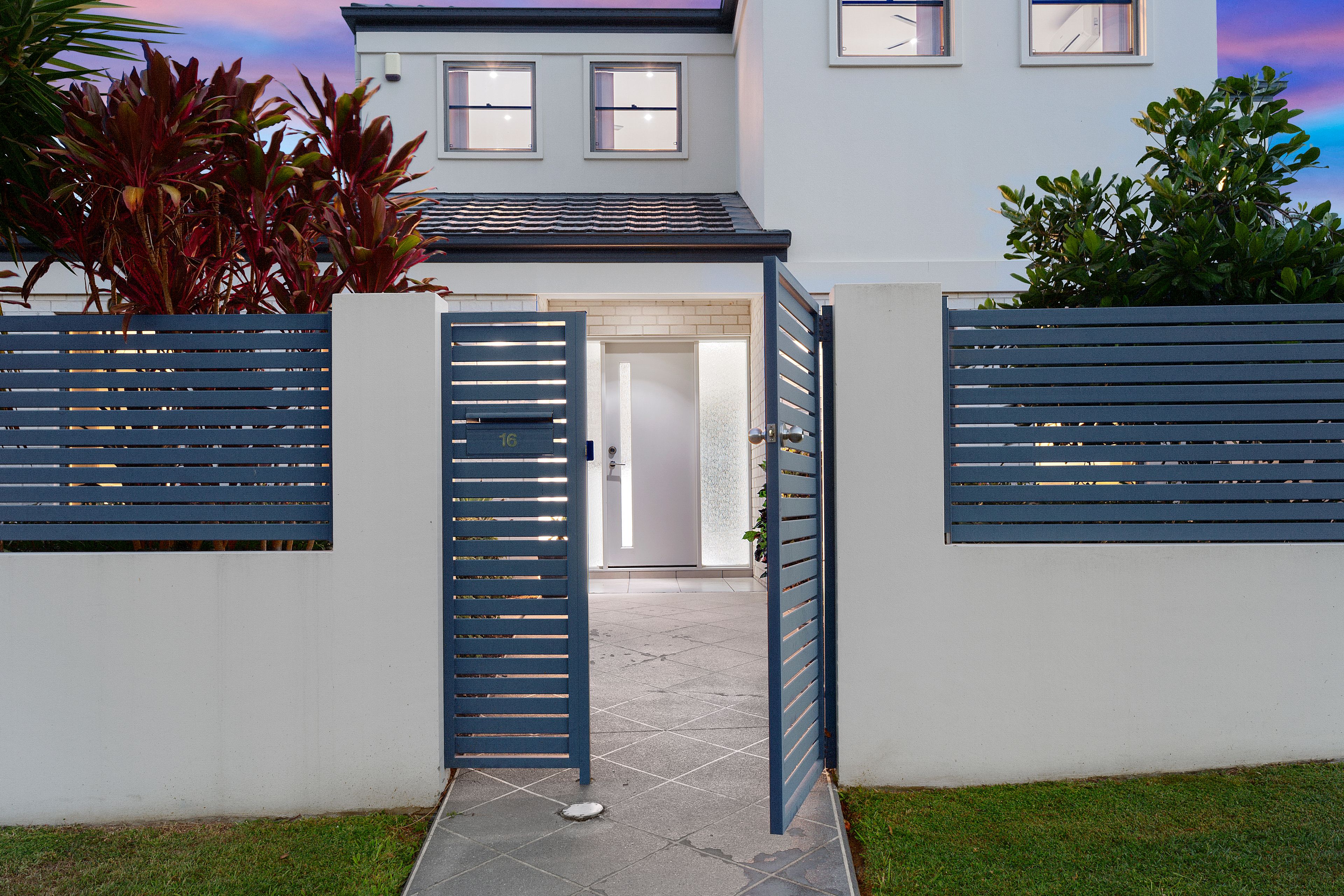 16 Royal Links Drive, Robina, QLD 4226