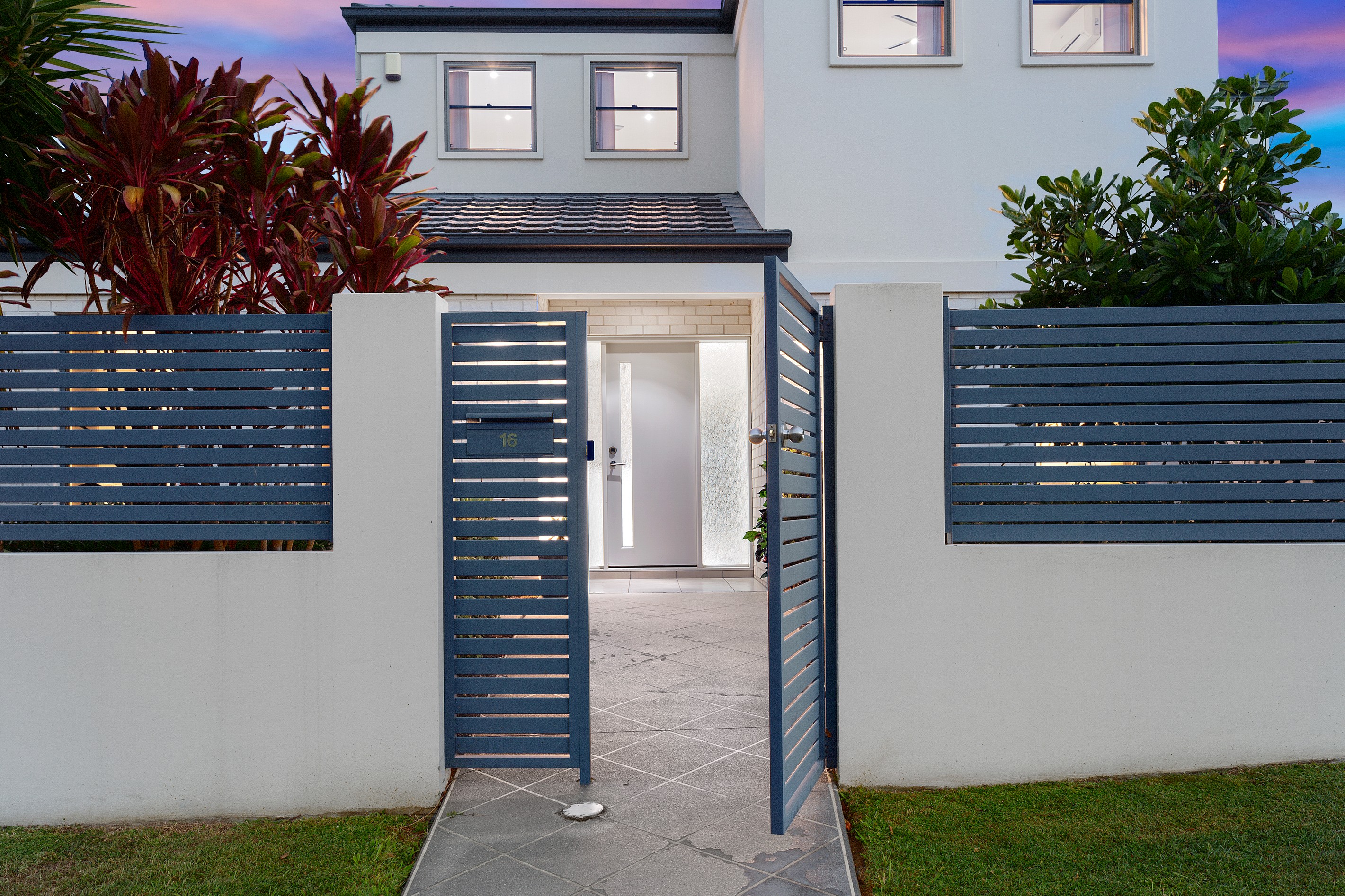 16 Royal Links Drive, Robina, QLD 4226