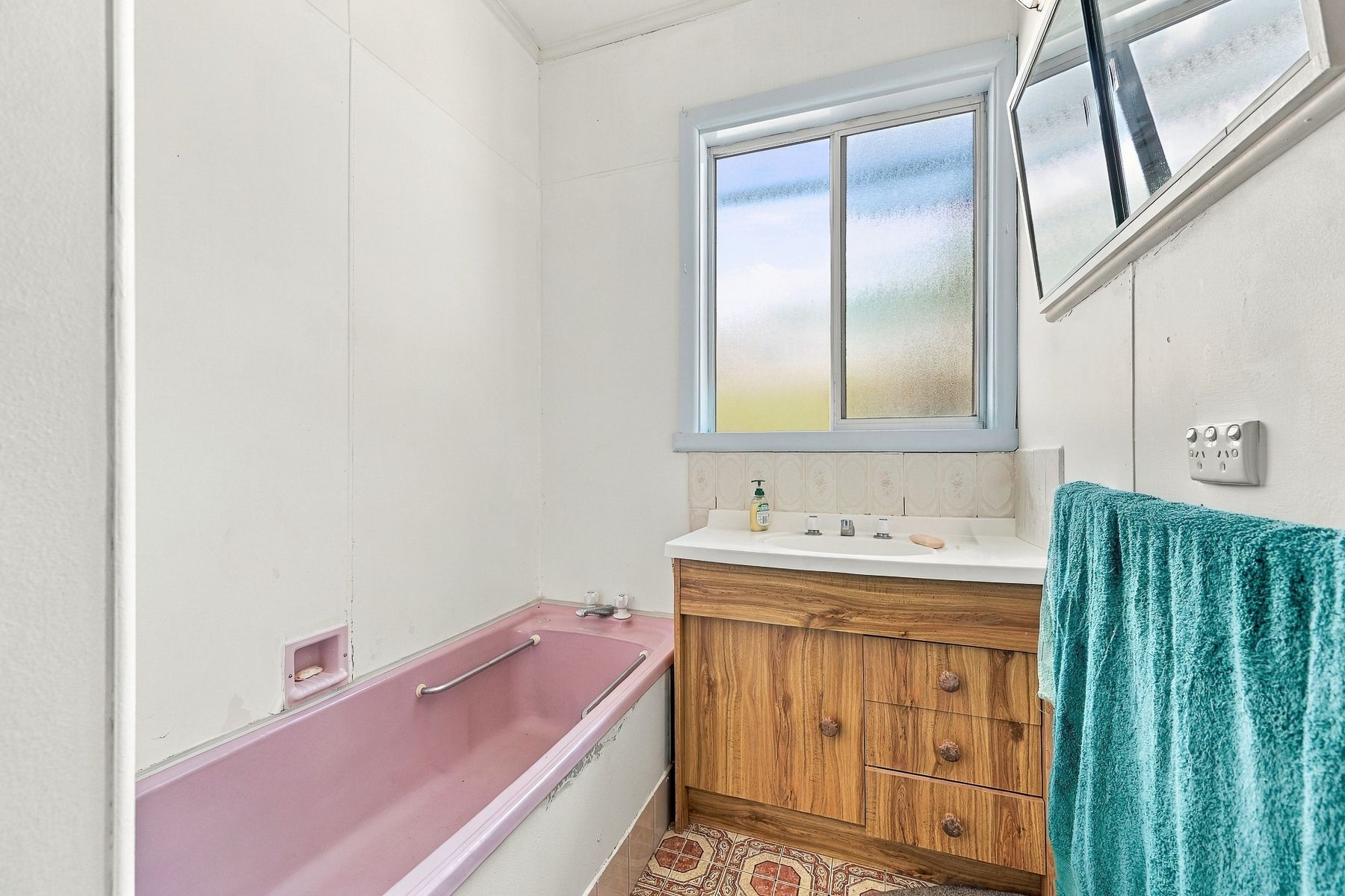 103 Bayview Avenue — photo 7 of 14