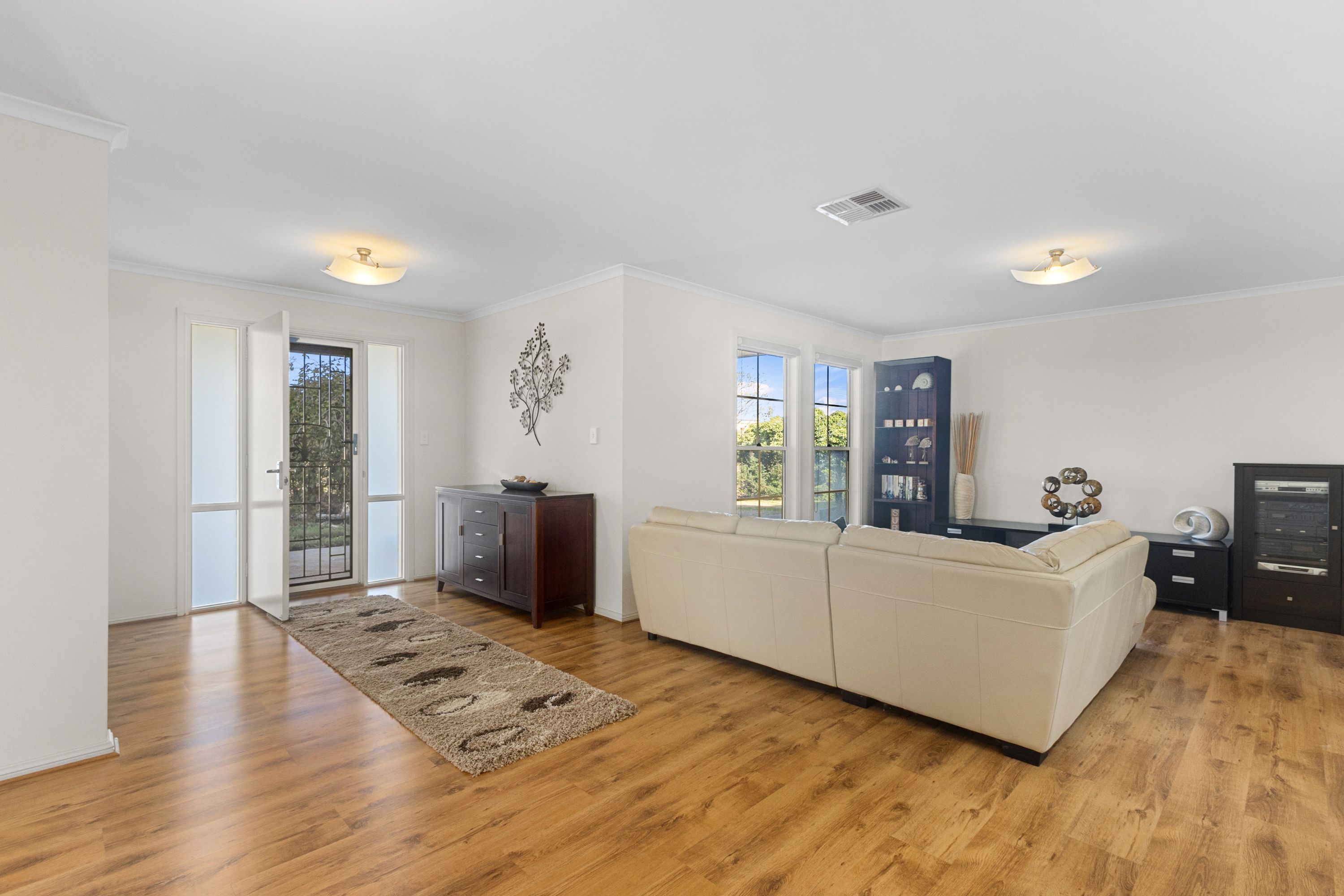 15 Timaru Way — photo 8 of 29