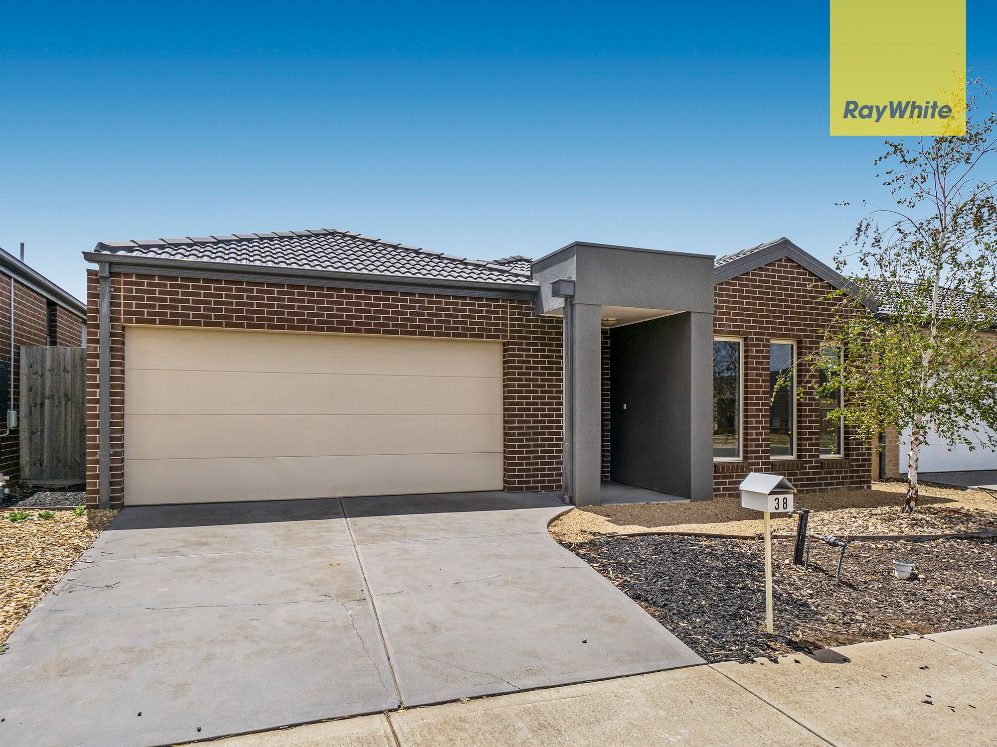 38 Barleygrass Crescent, Brookfield, VIC 3338