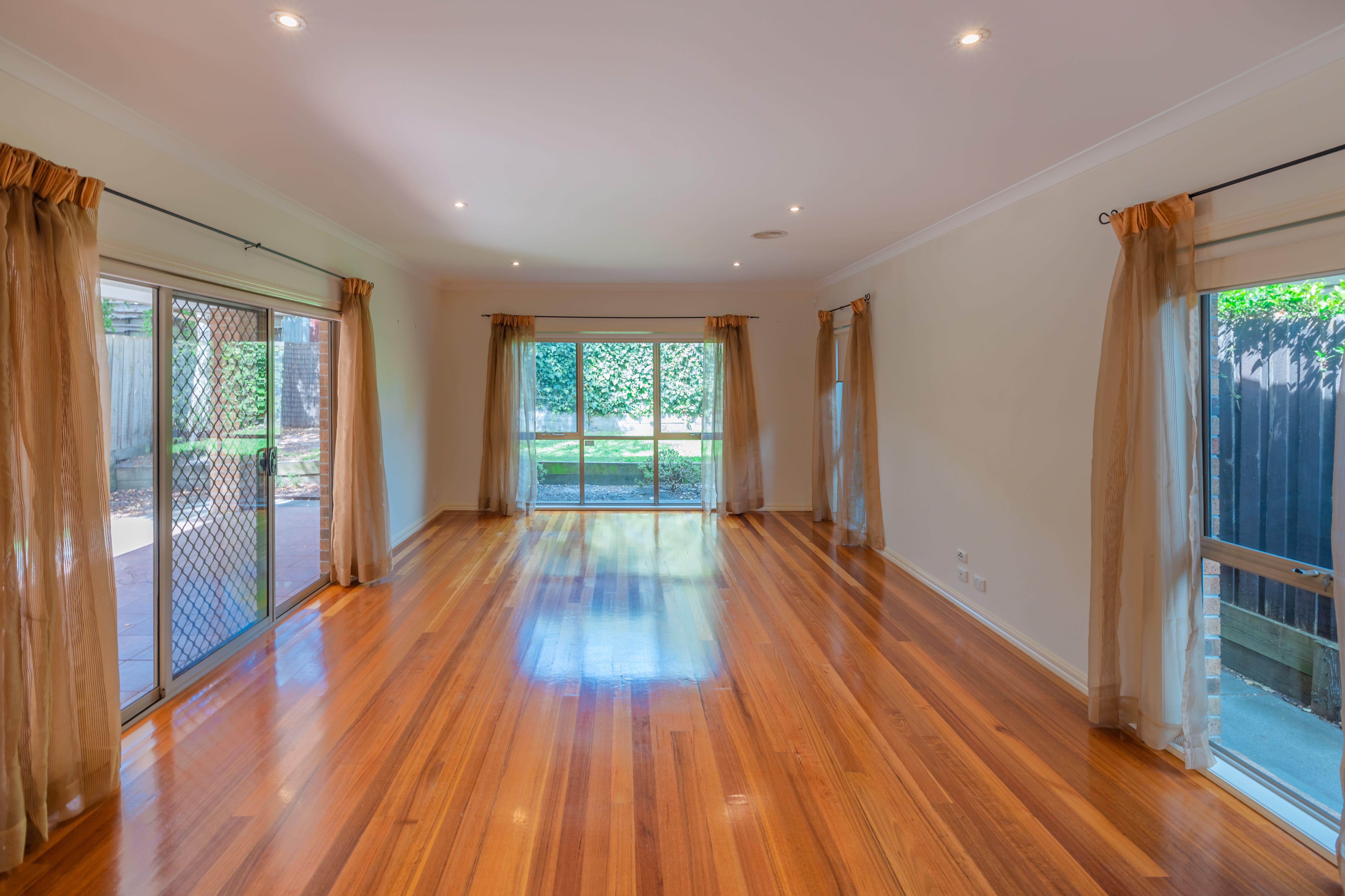 12 Downing Street, Oakleigh, VIC 3166