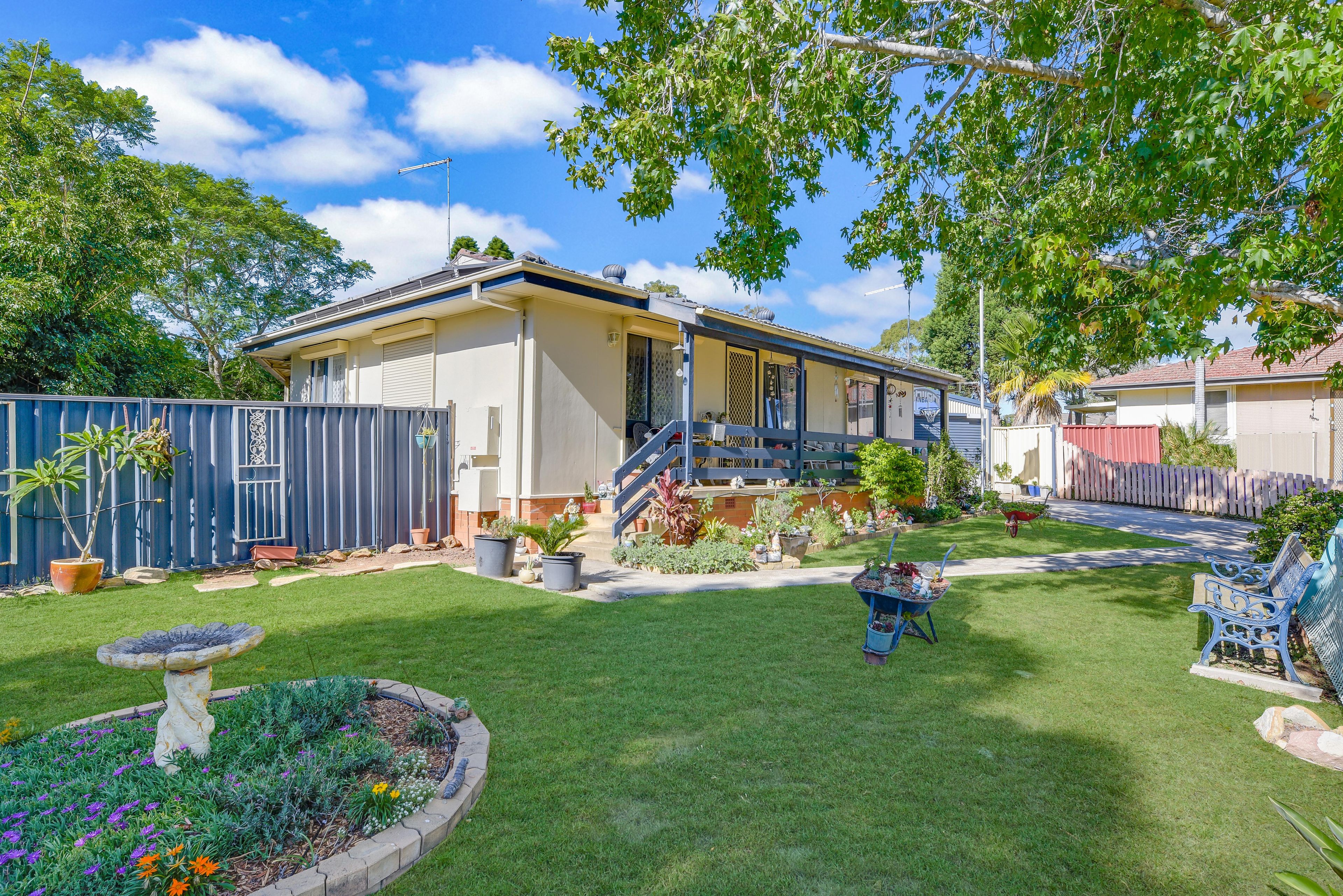 8 Lincluden Place, Airds, NSW 2560