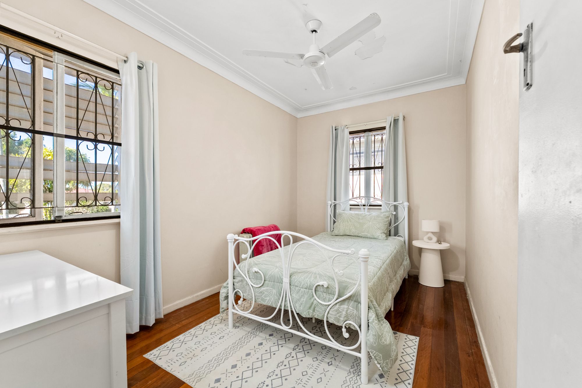 27 Deborah Street — photo 9 of 17