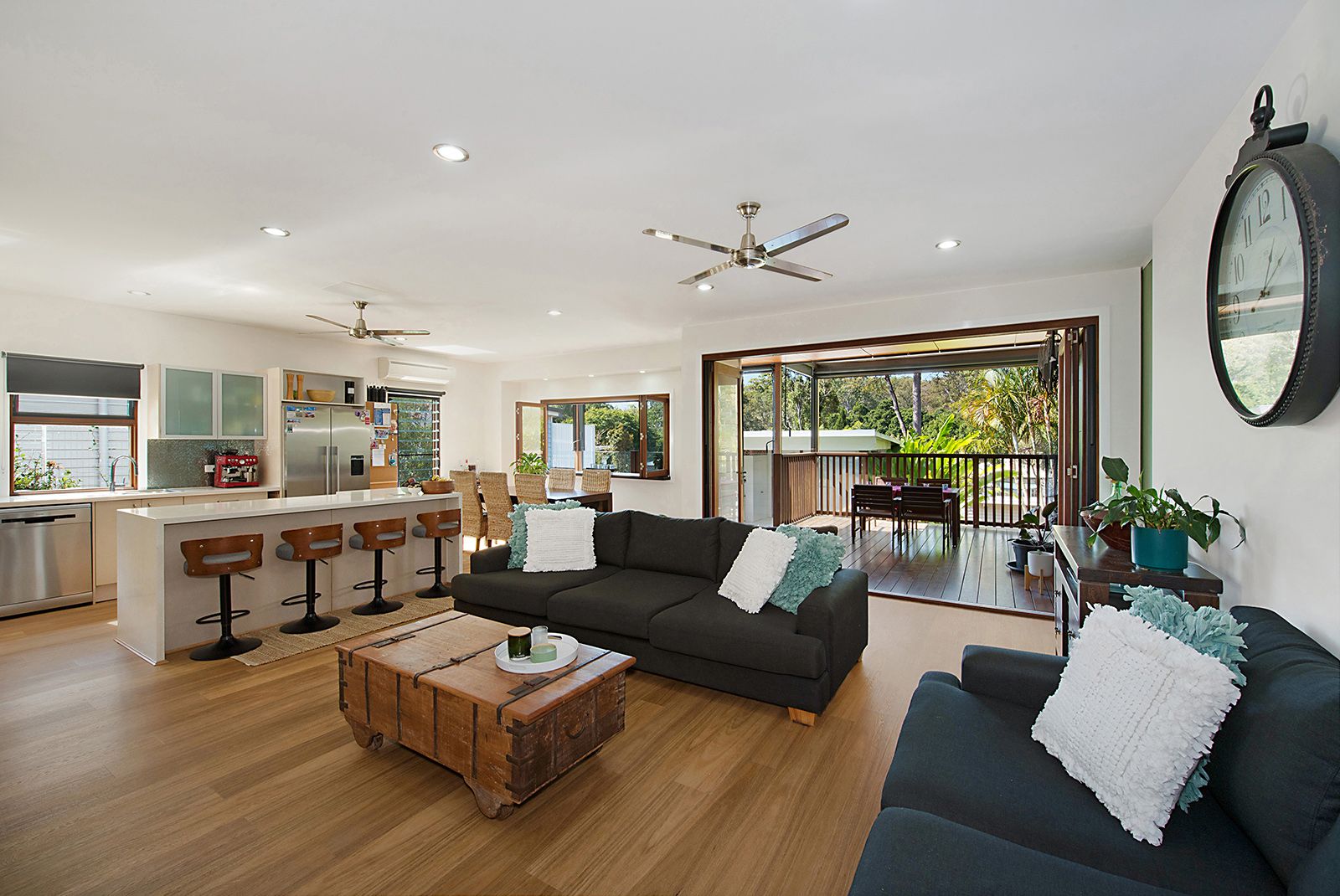 8 Elliot Street, Norman Park, QLD 4170