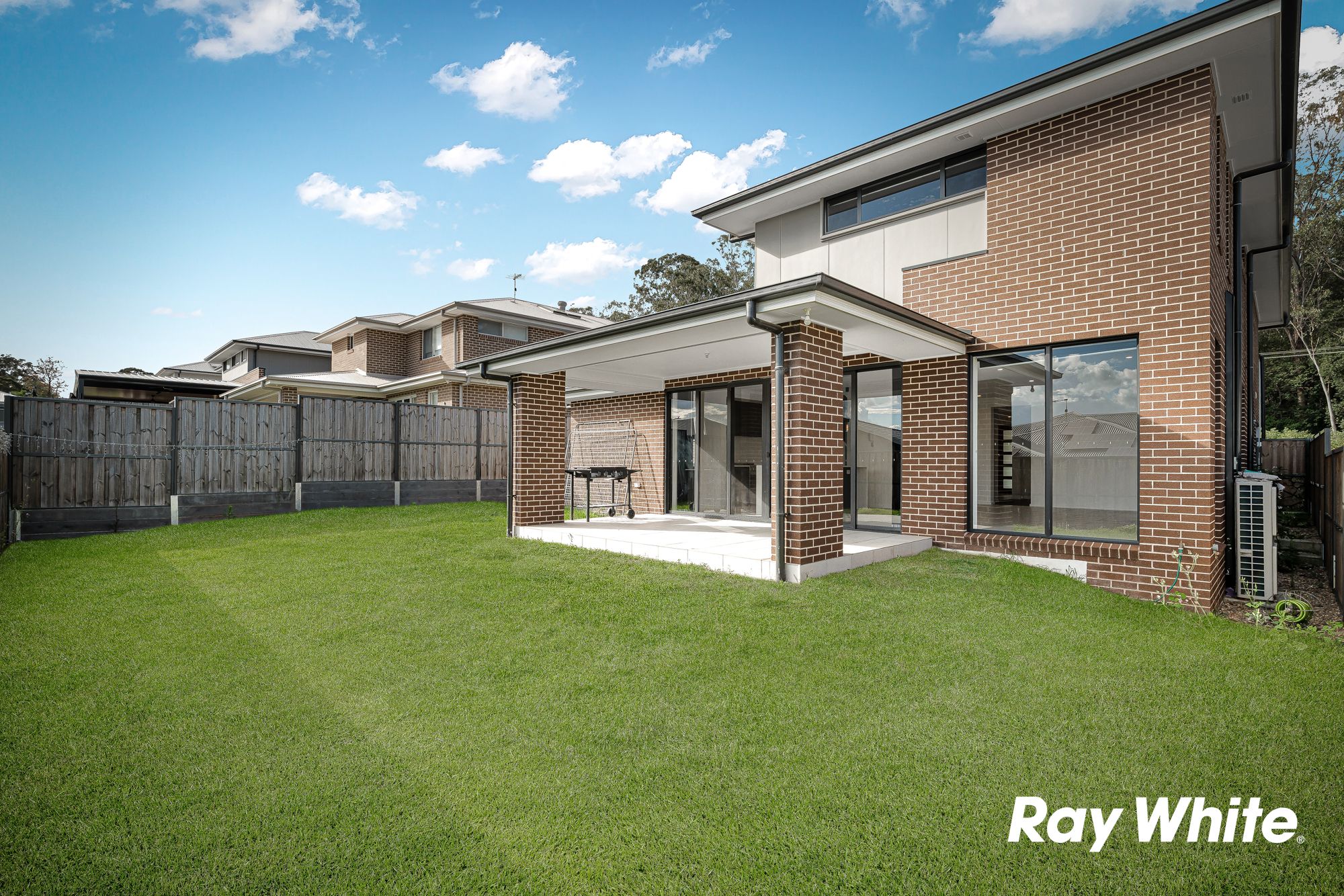 250 Commercial Road — photo 11 of 11