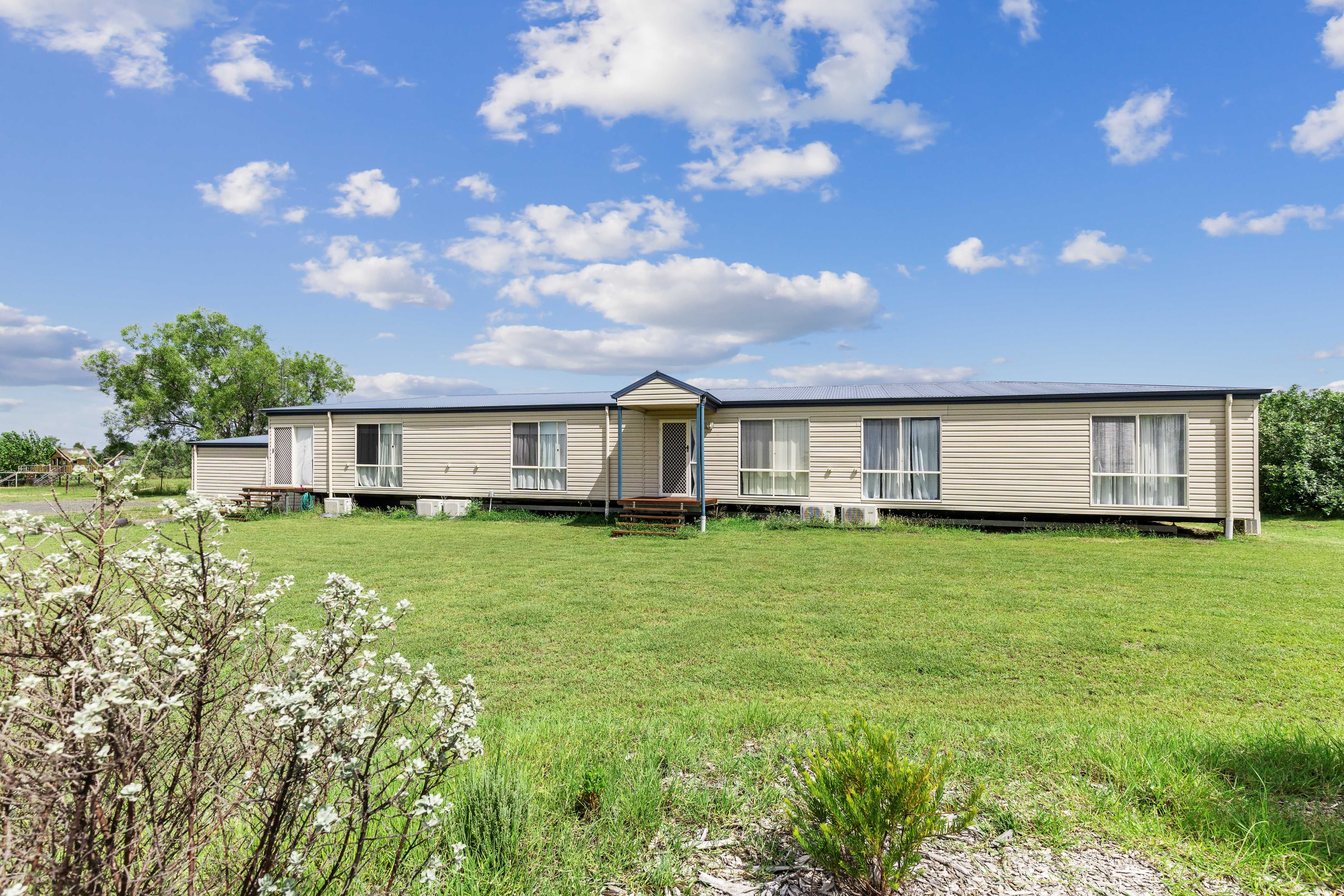 44 Gordon Street, Capella QLD 4723