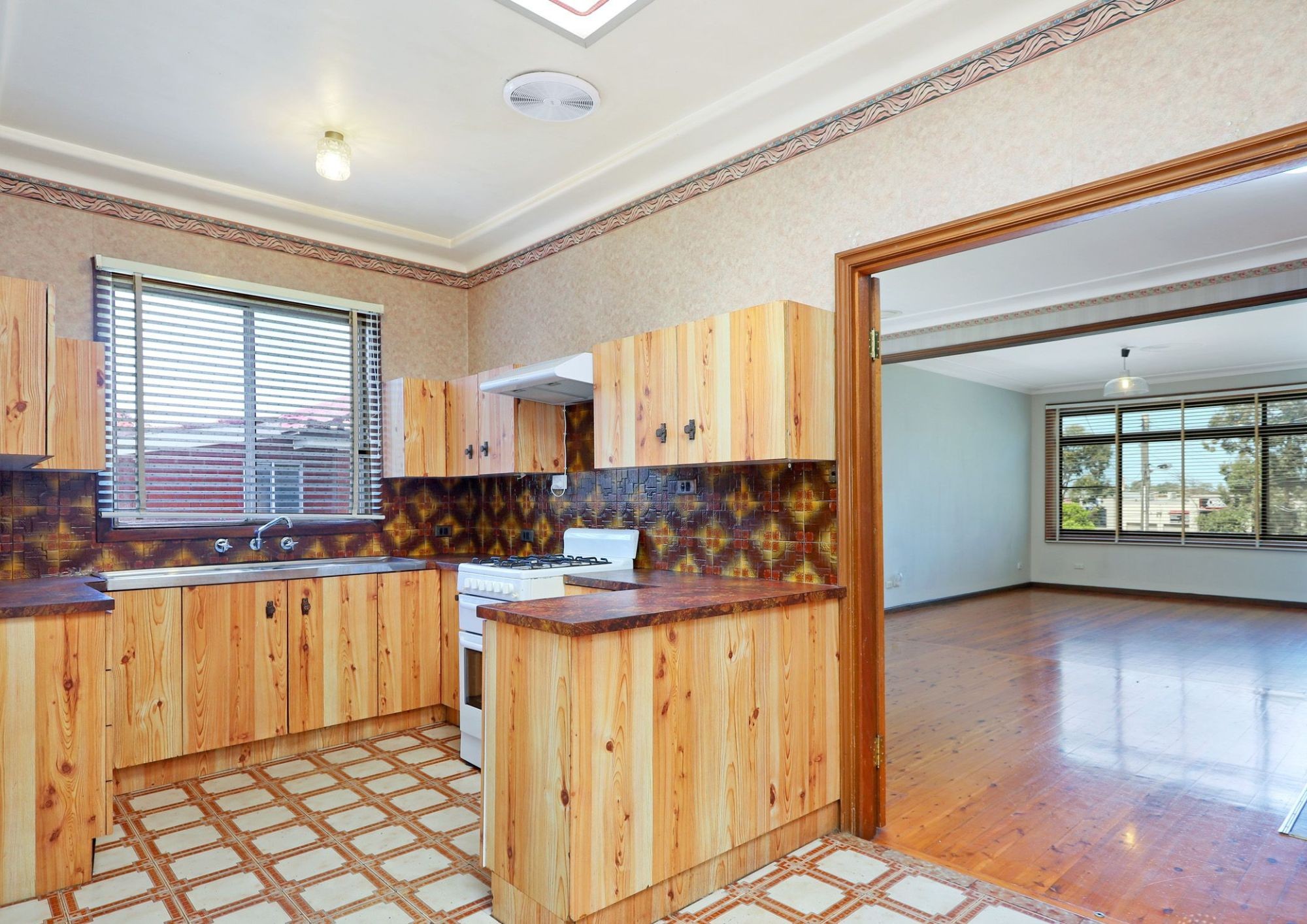 31 Abbott Road, Seven Hills, NSW 2147