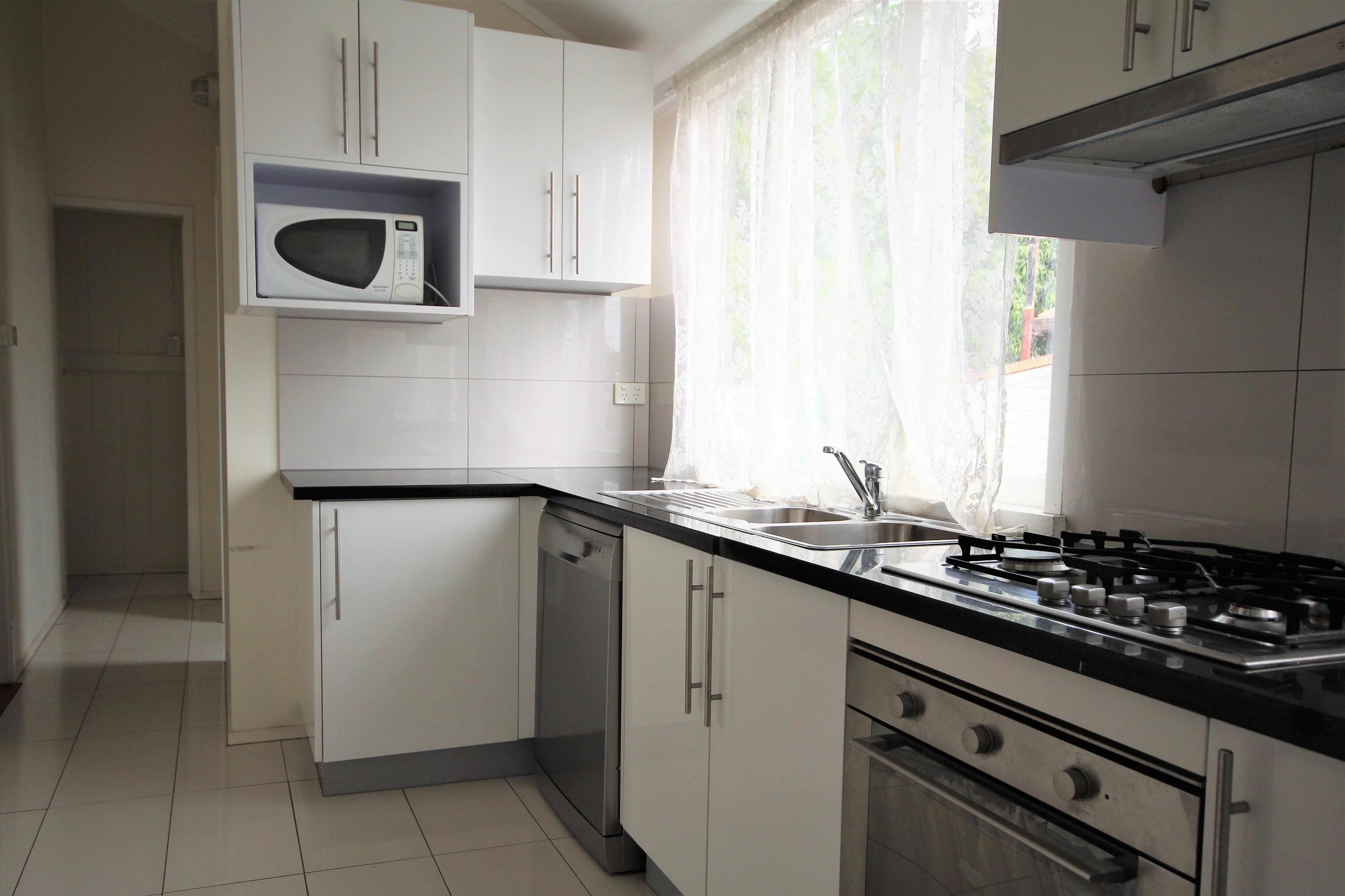 2/1105 Logan Road, Holland Park West, QLD 4121