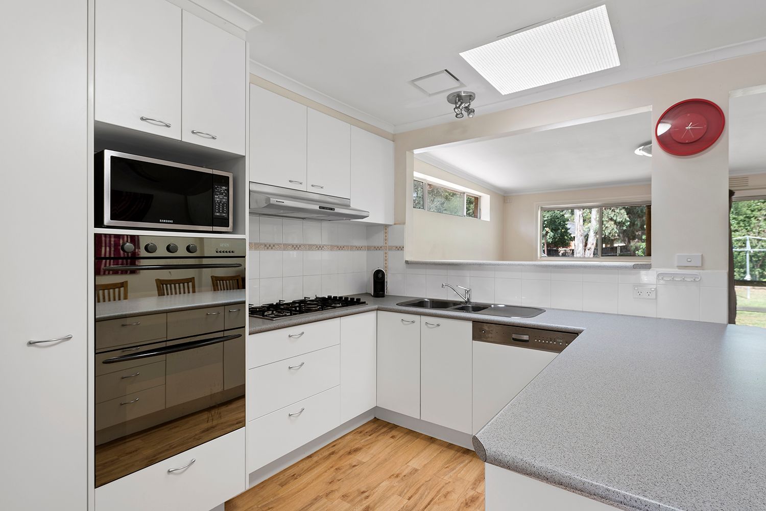 4 Bishop Avenue, Diamond Creek, VIC 3089