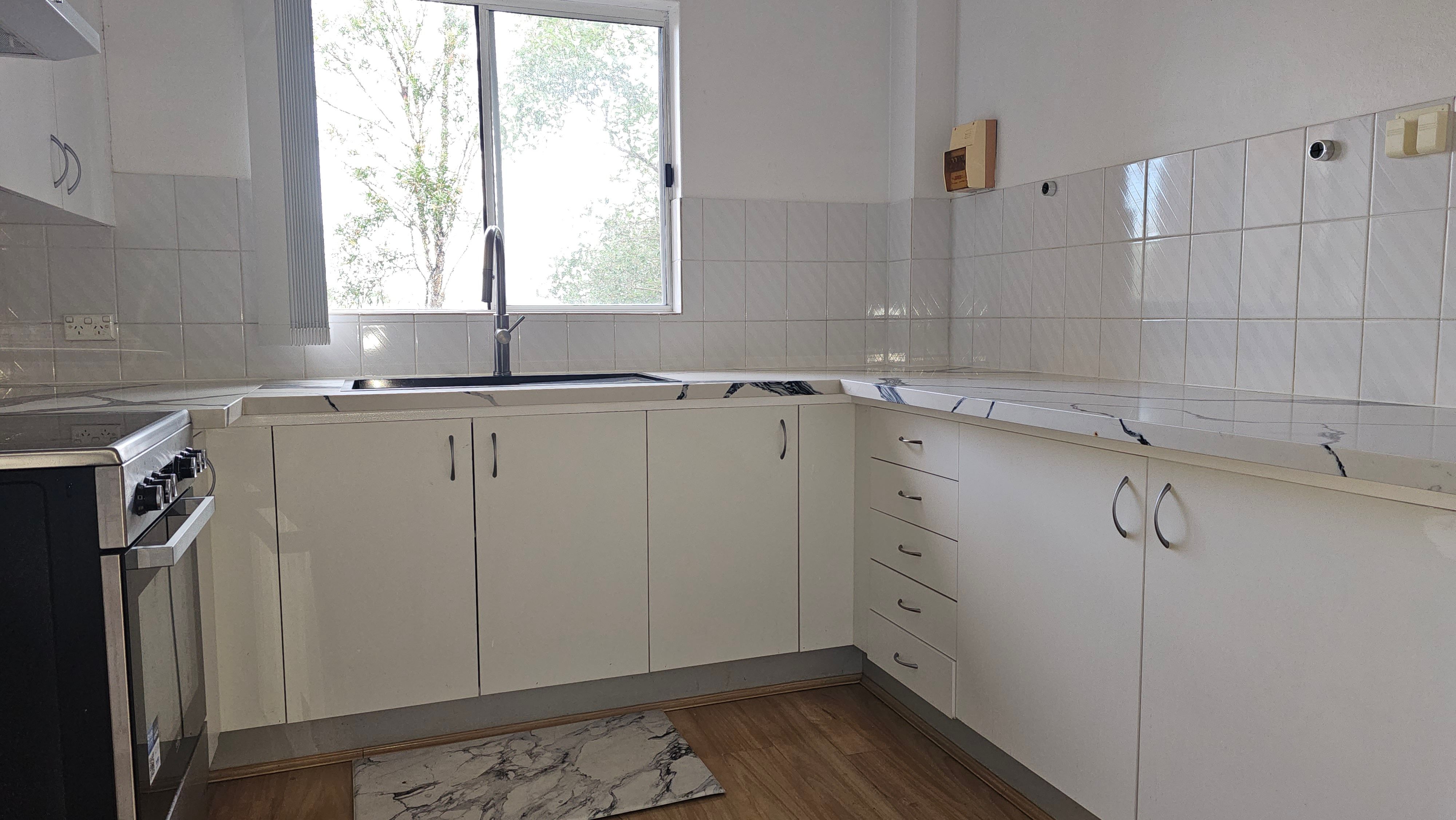 14/21 DEVITT Street — photo 4 of 11