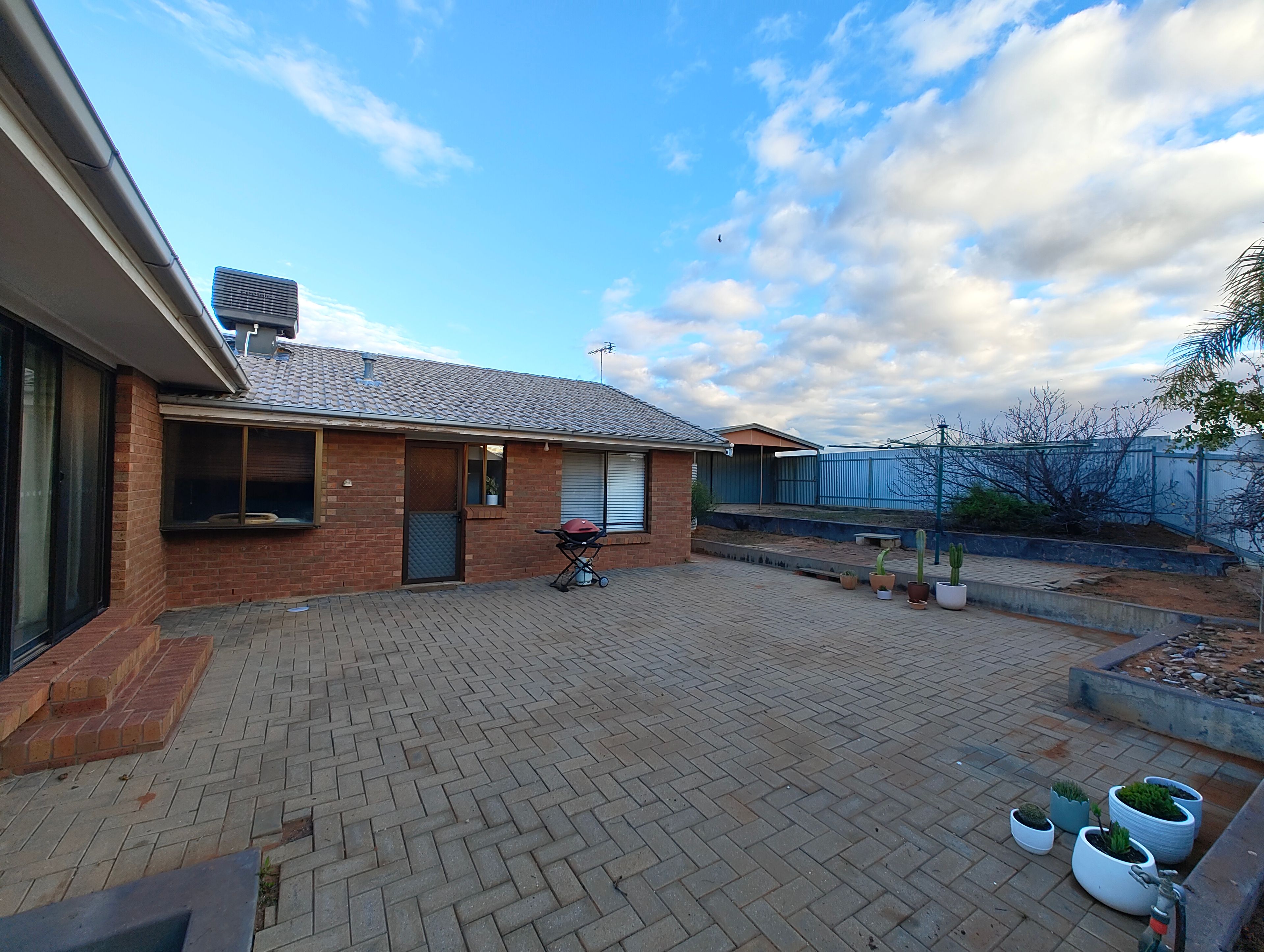 82 Mcsporran Crescent — photo 17 of 20