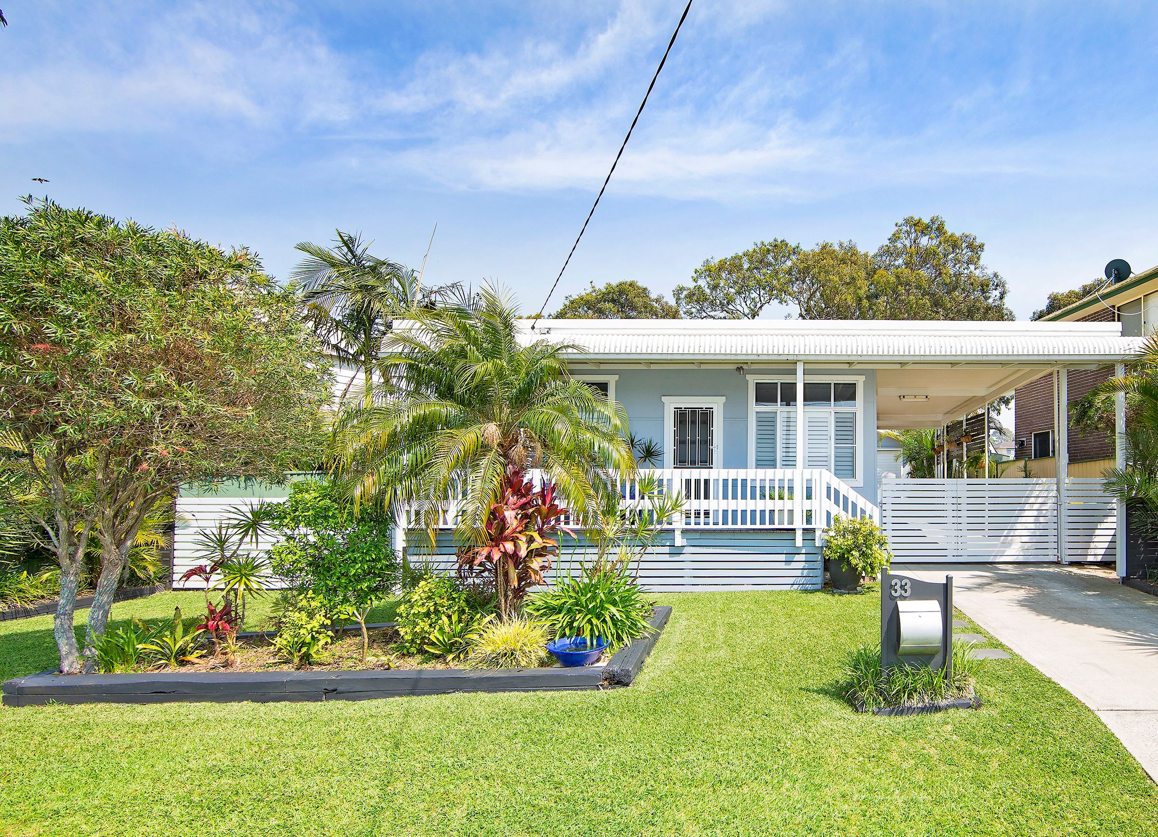 33 Woodland Parkway
