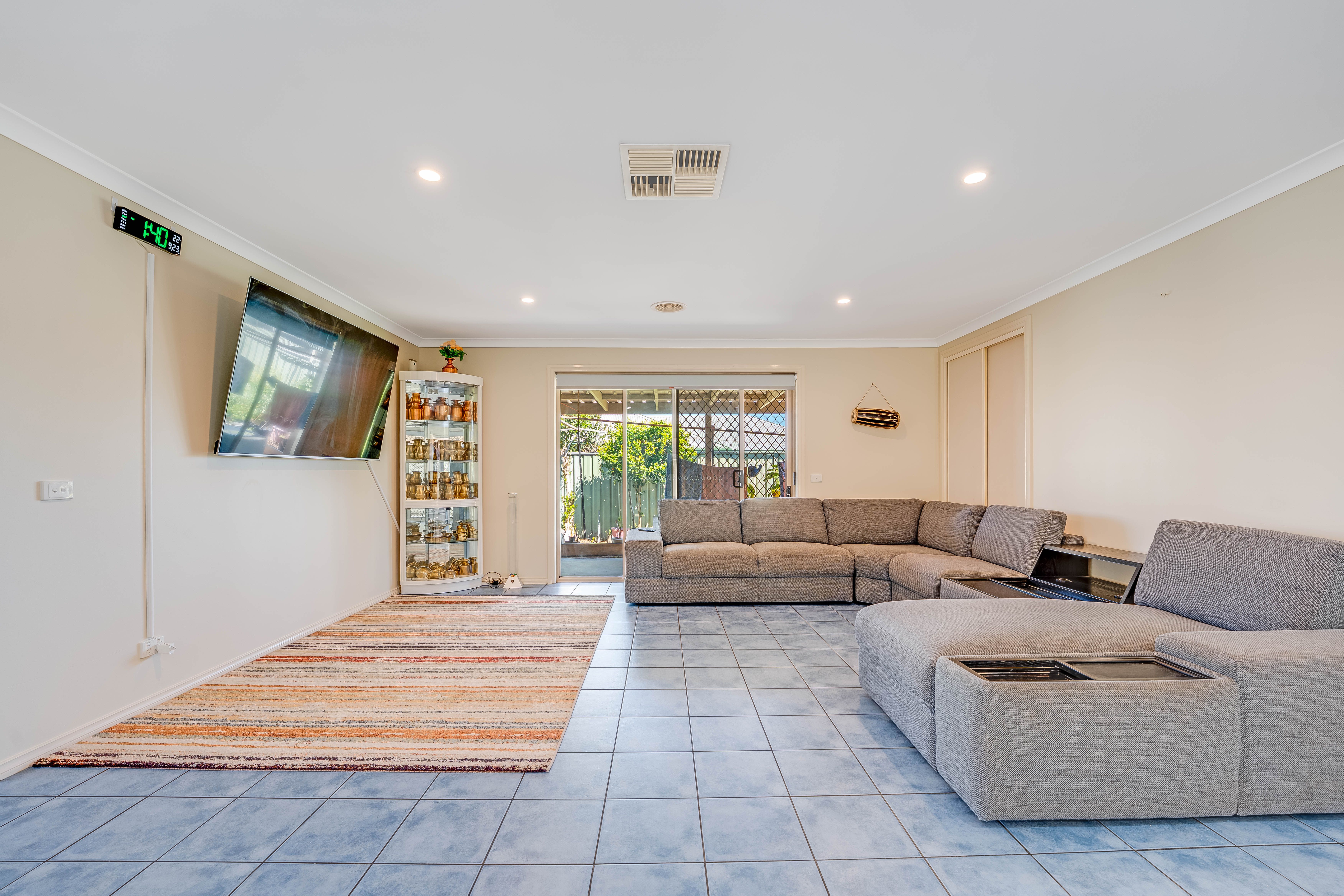 529 Iluka Crescent — photo 6 of 30