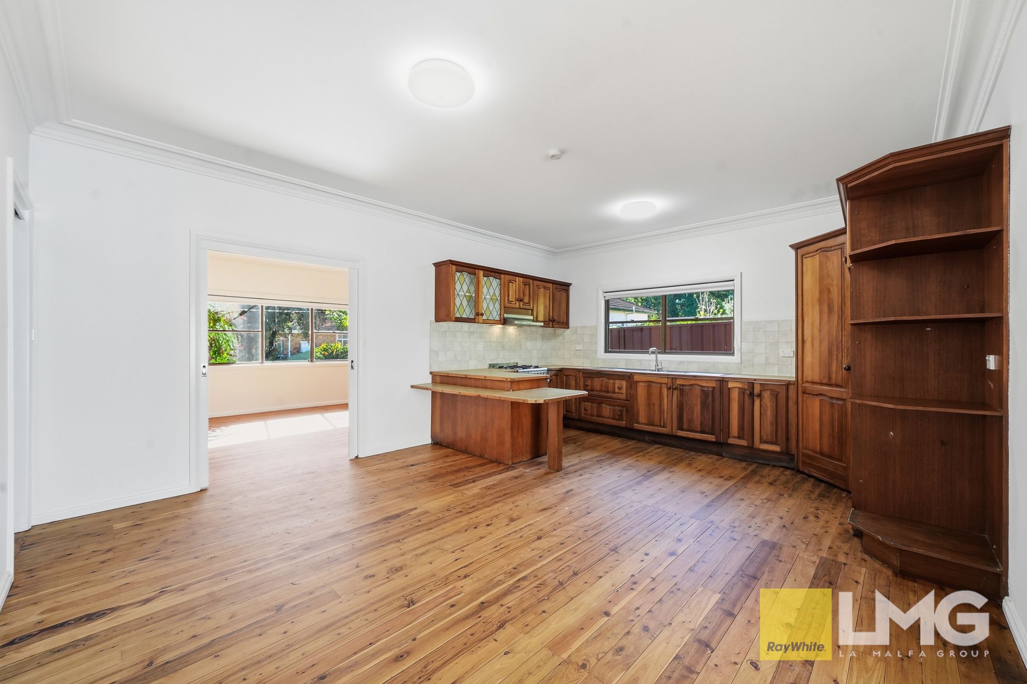 6A Dempster Crescent — photo 4 of 25