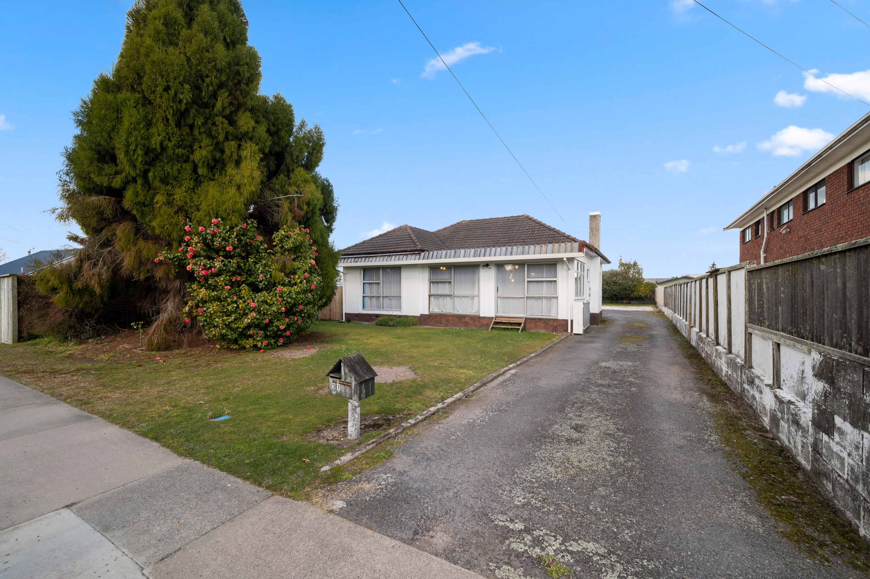 31 & 31A Kawaha Point Road, Fairy Springs, Rotorua District