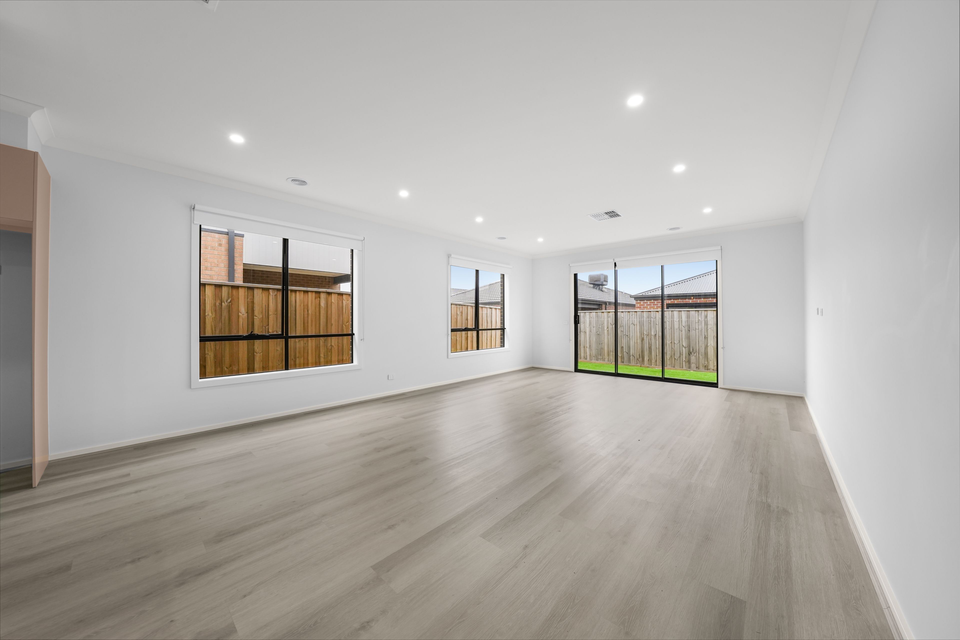 30 Proserpine Crescent — photo 4 of 14