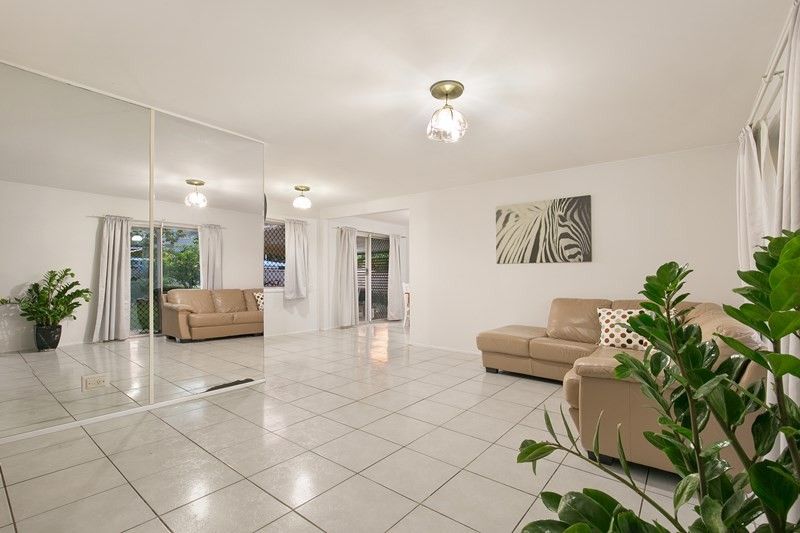 10 Macbeth Street, Kingston, QLD 4114