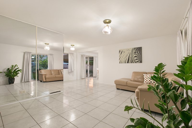 10 Macbeth Street, Kingston, QLD 4114
